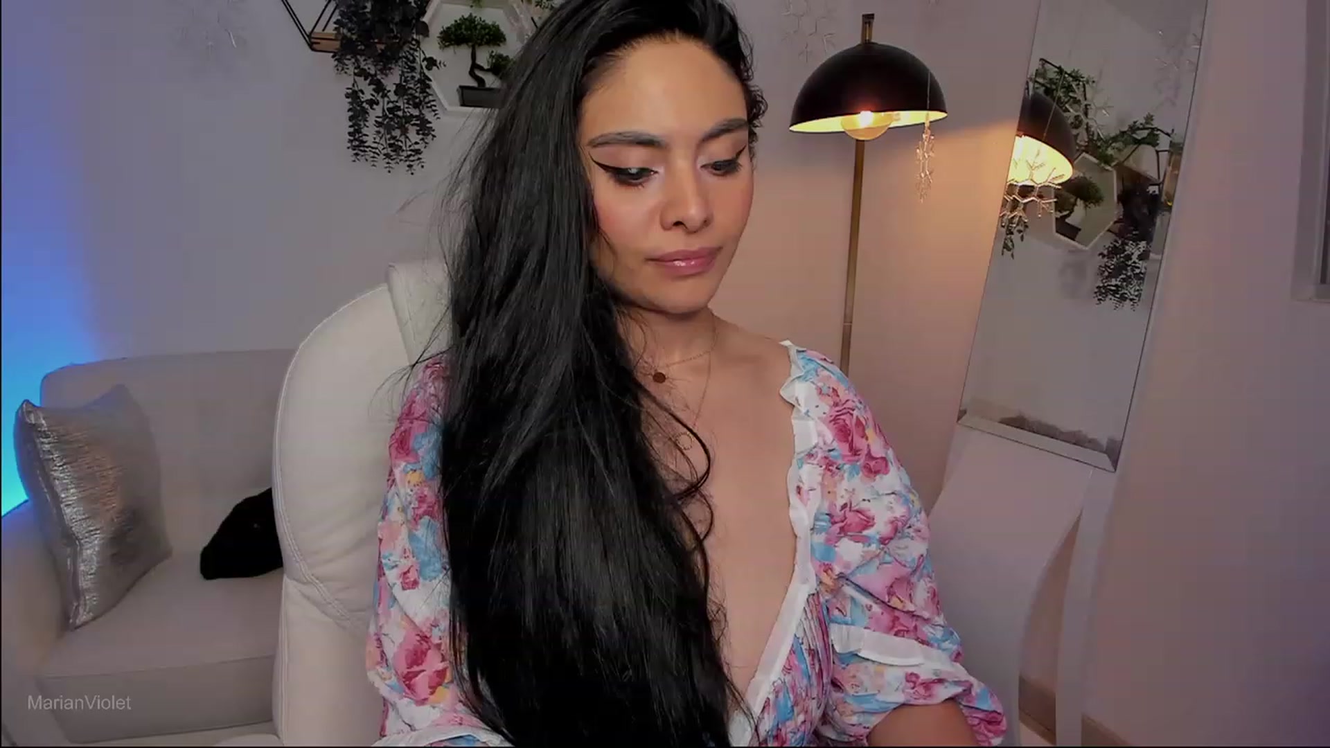 Gallery image thumbnail from Marianviolet's myfreecams stream on, 07/19/2023, 09:03 image 19 of 20