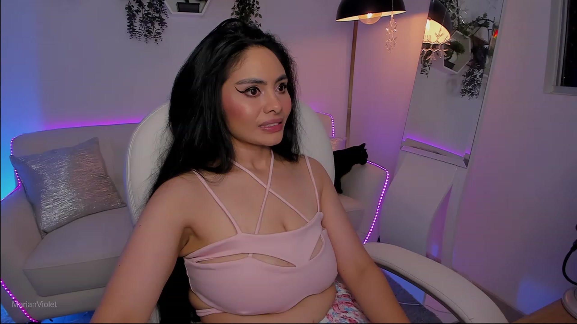 Gallery image thumbnail from Marianviolet's myfreecams stream on, 08/05/2023, 10:23 image 6 of 20