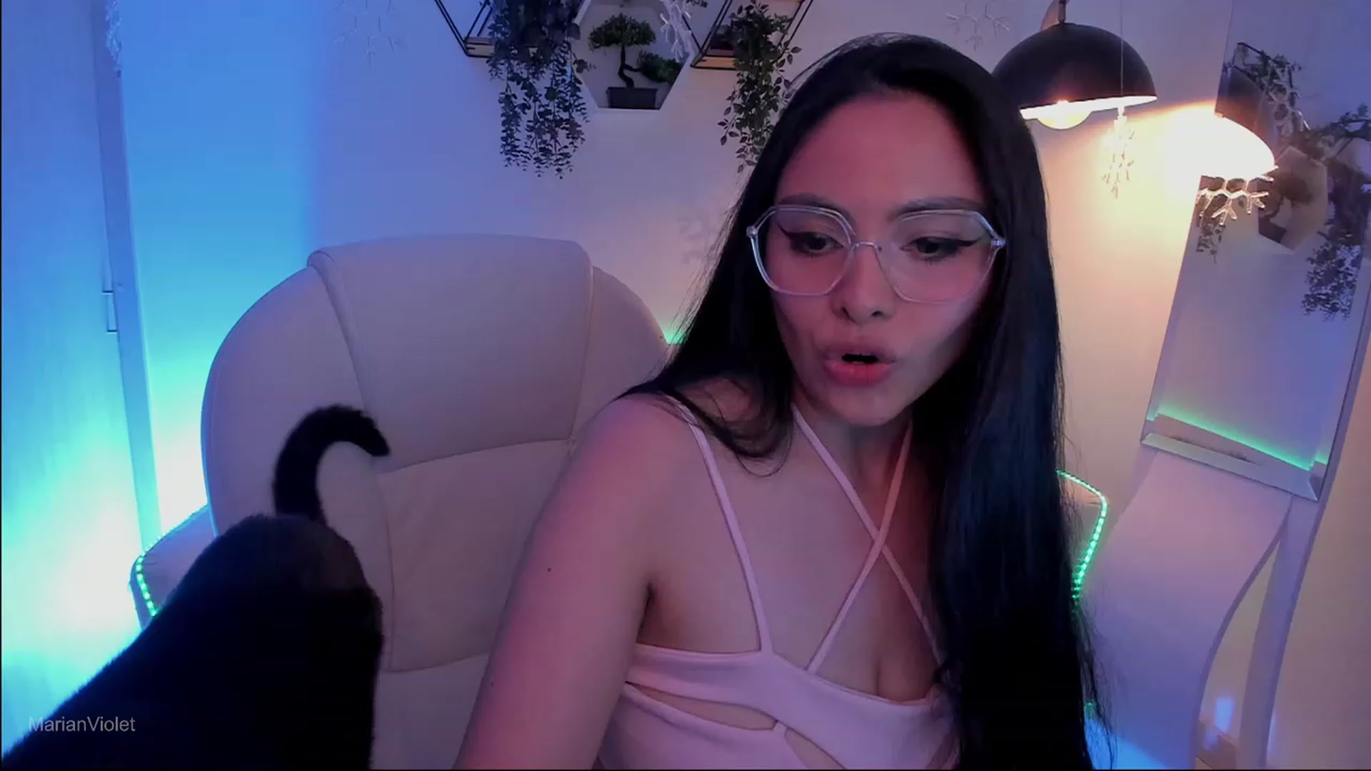 Gallery image thumbnail from Marianviolet's myfreecams stream on, 08/05/2023, 10:23 image 14 of 20