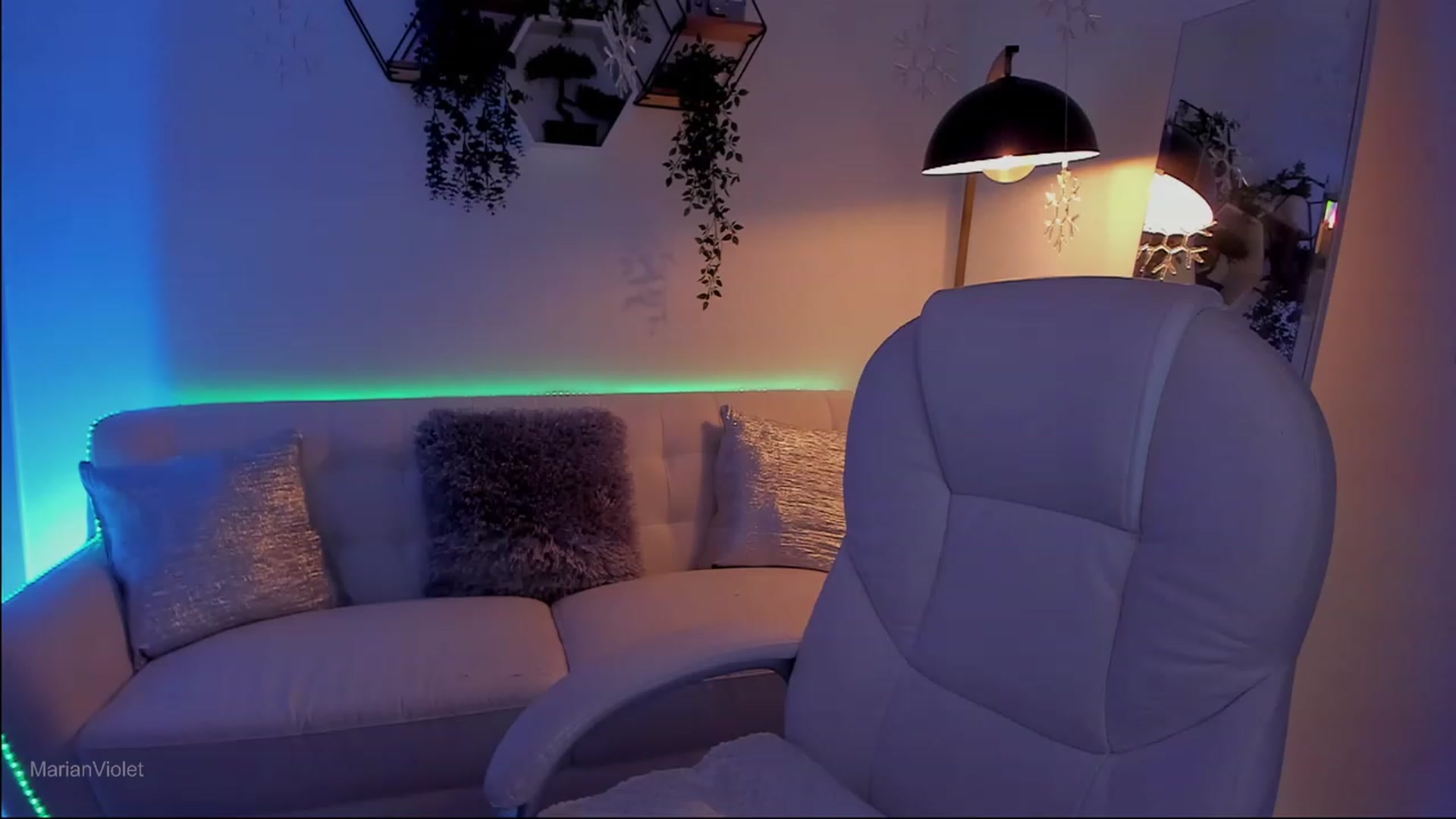 Gallery image thumbnail from Marianviolet's myfreecams stream on, 08/06/2023, 09:32 image 20 of 20