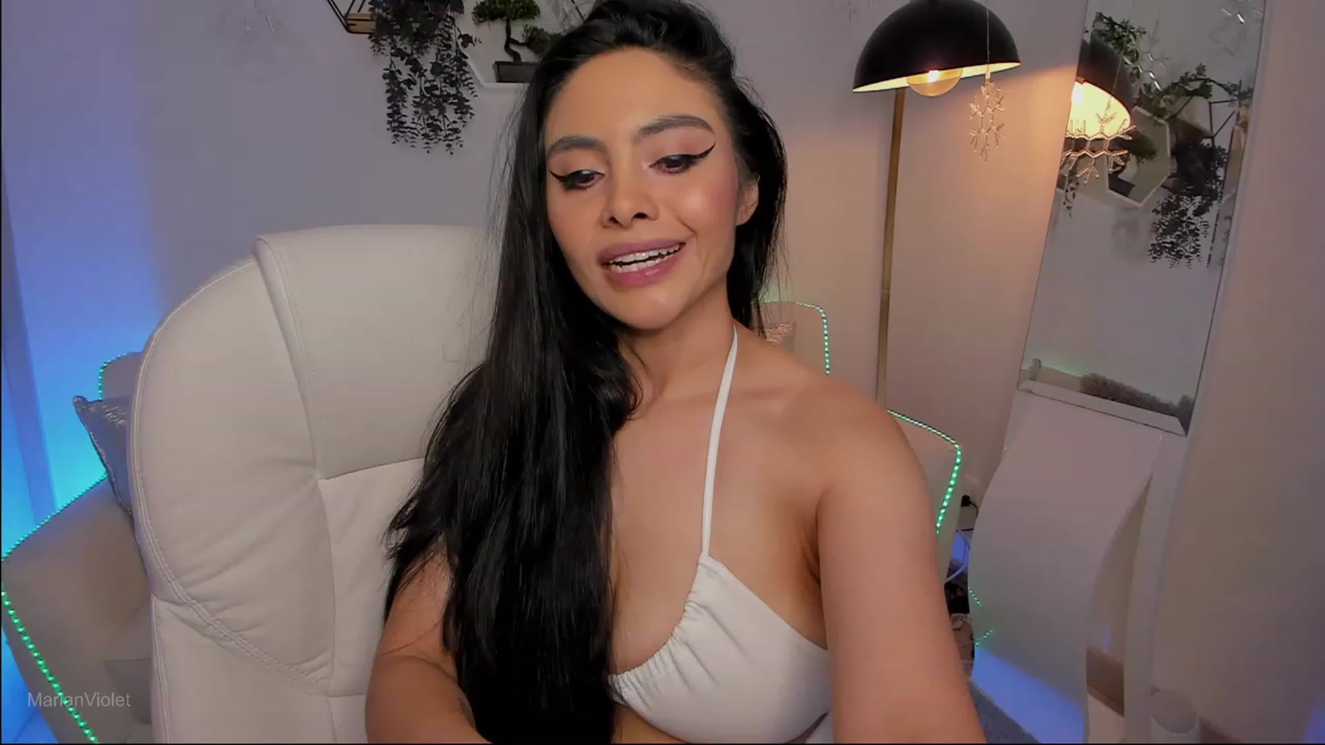 Gallery image thumbnail from Marianviolet's myfreecams stream on, 08/07/2023, 08:43 image 7 of 20