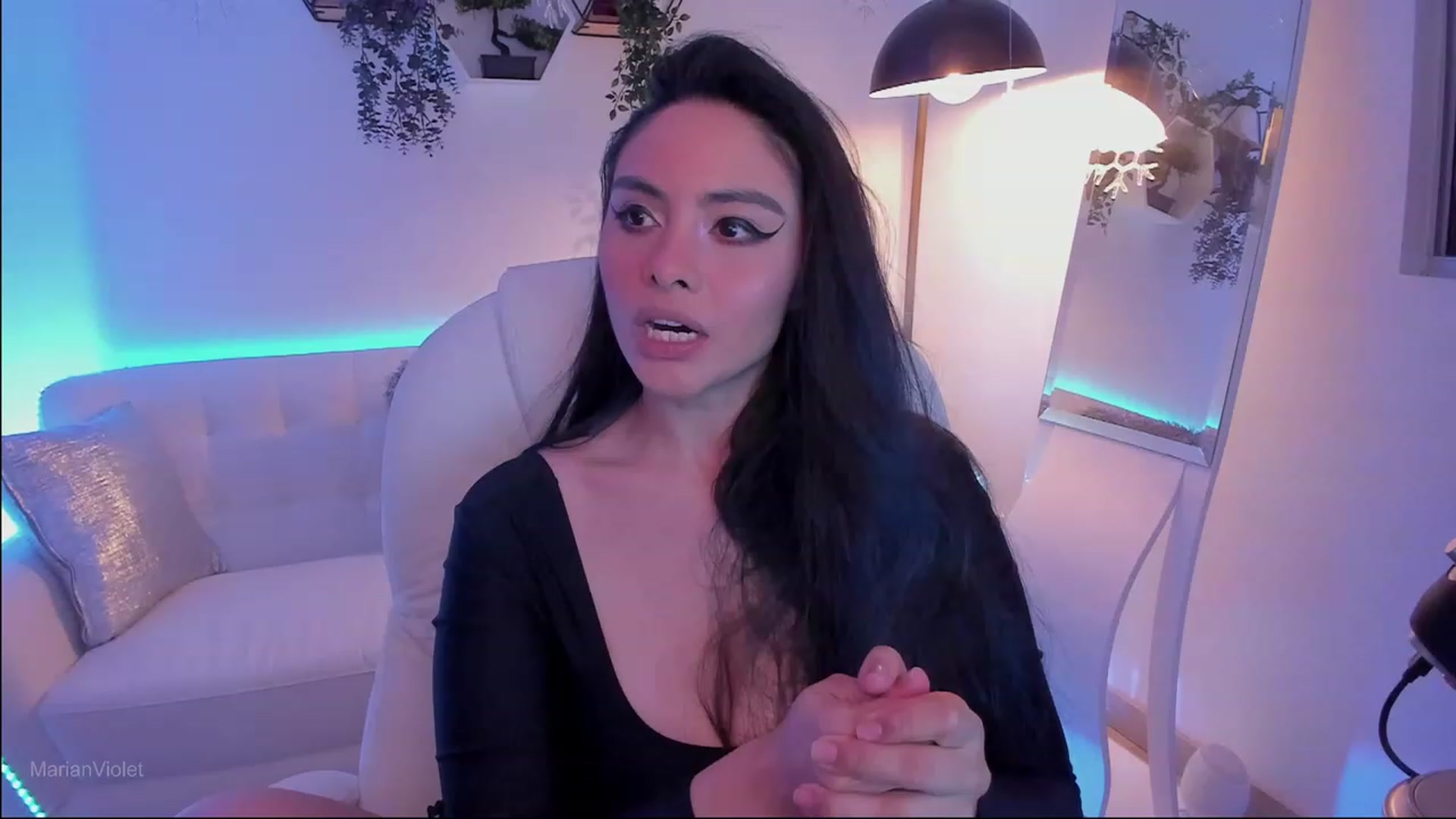 Gallery image thumbnail from Marianviolet's myfreecams stream on, 08/08/2023, 08:16 image 5 of 20