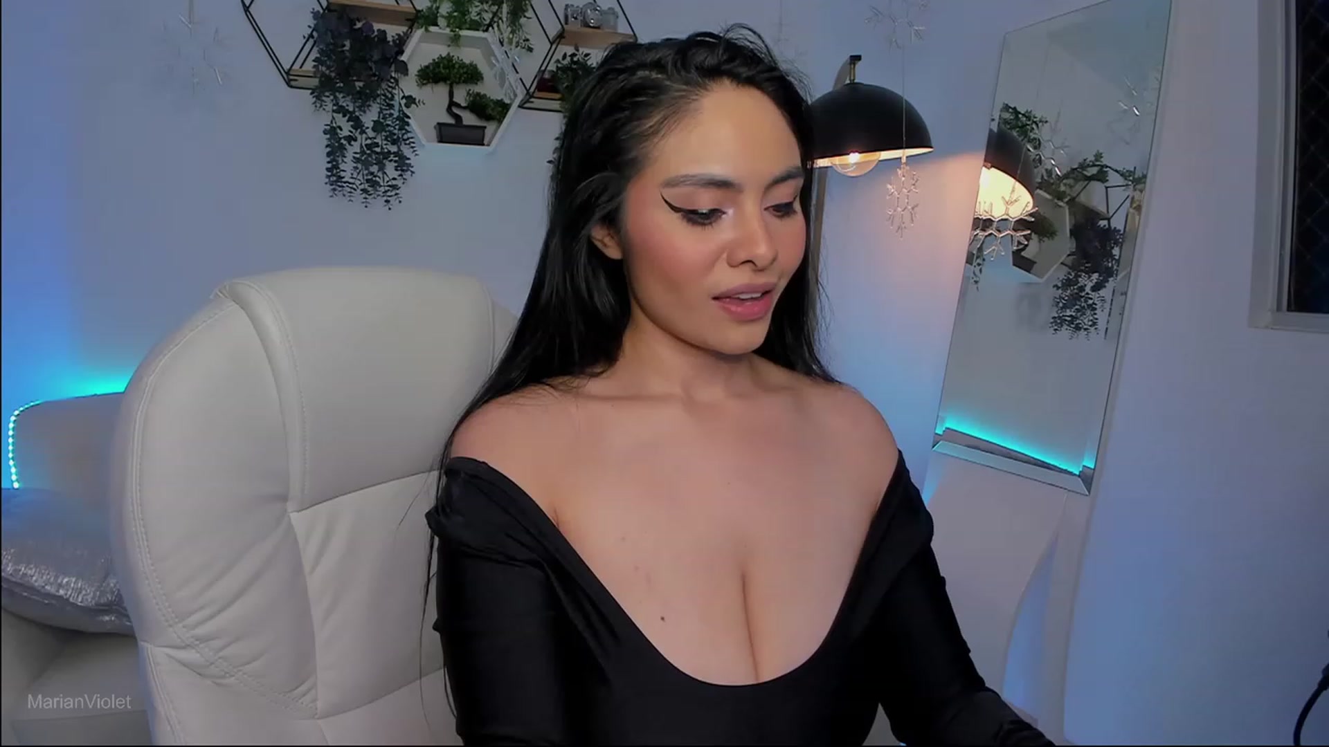 Gallery image thumbnail from Marianviolet's myfreecams stream on, 08/08/2023, 08:16 image 20 of 20