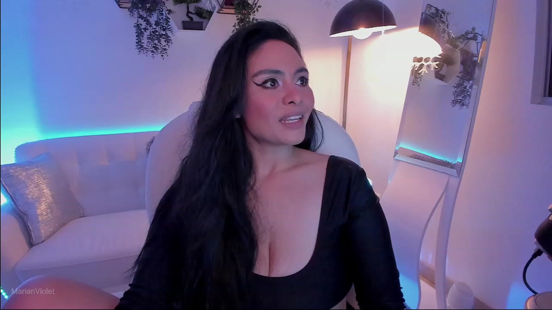 Gallery image thumbnail from Marianviolet's myfreecams stream on, 08/08/2023, 08:16 image 6 of 20