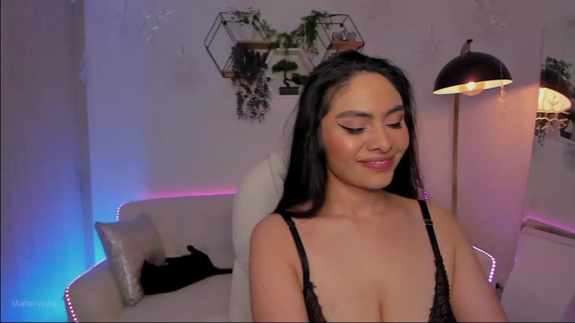 Gallery image thumbnail from Marianviolet's myfreecams stream on, 08/17/2023, 08:18 image 10 of 20