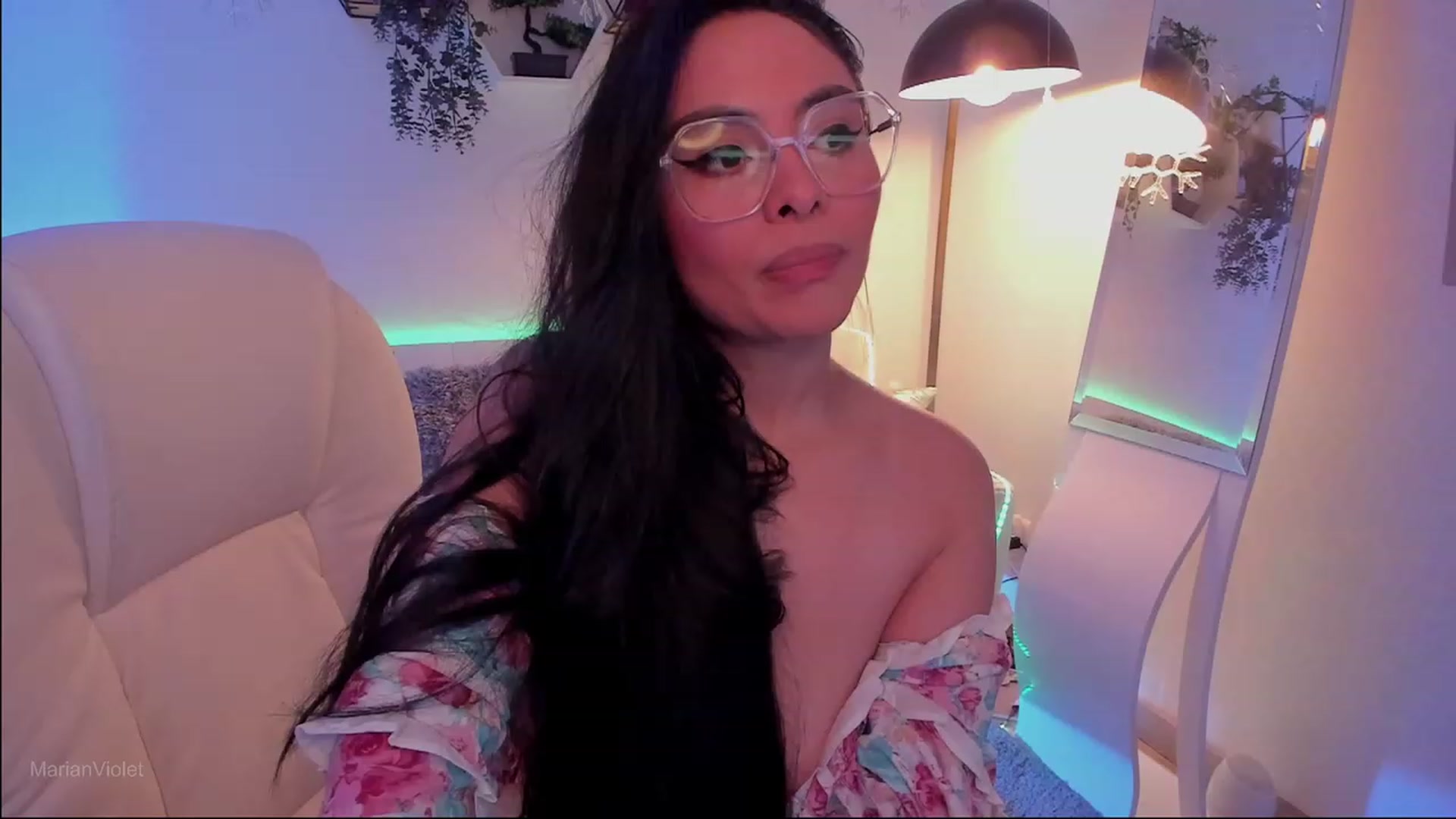 Gallery image thumbnail from Marianviolet's myfreecams stream on, 08/20/2023, 08:04 image 2 of 20