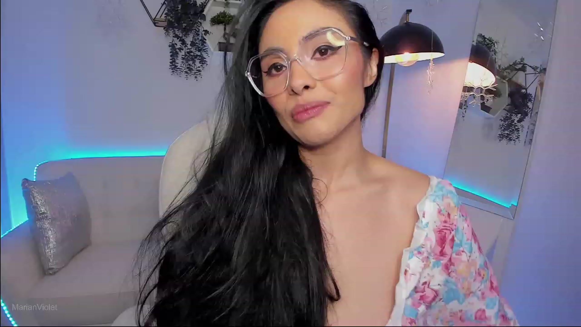 Gallery image thumbnail from Marianviolet's myfreecams stream on, 08/20/2023, 09:01 image 11 of 20