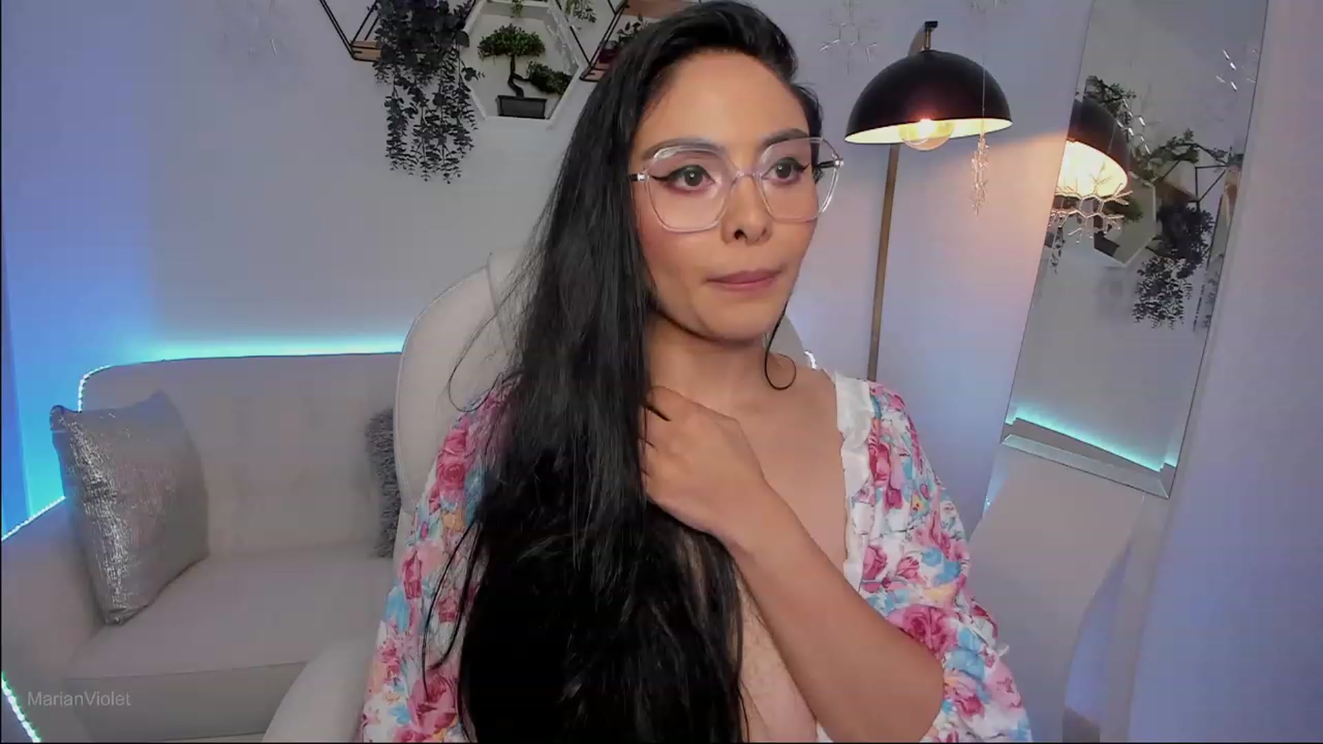 Gallery image thumbnail from Marianviolet's myfreecams stream on, 08/20/2023, 09:01 image 8 of 20