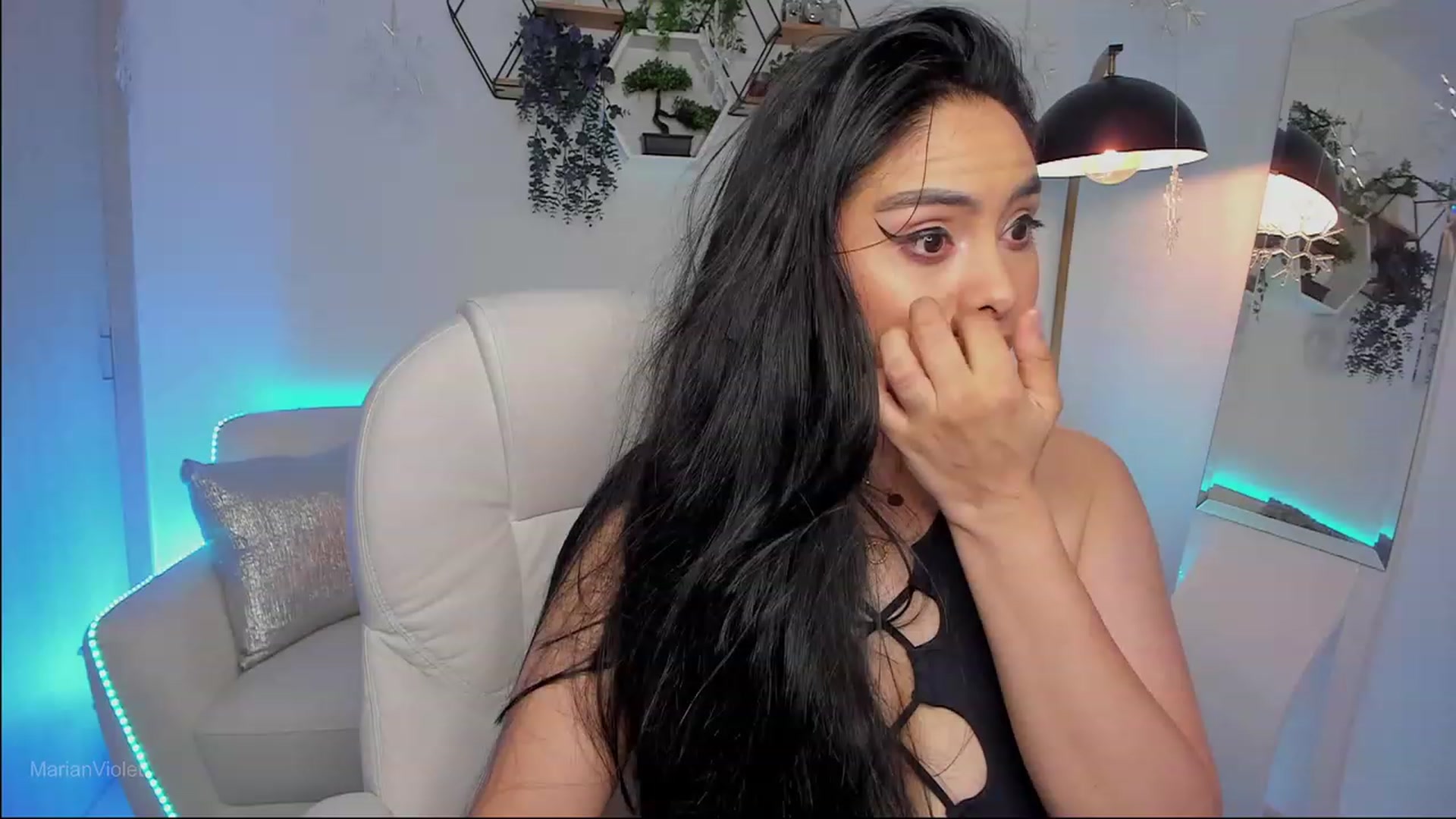 Gallery image thumbnail from Marianviolet's myfreecams stream on, 08/21/2023, 10:17 image 14 of 20