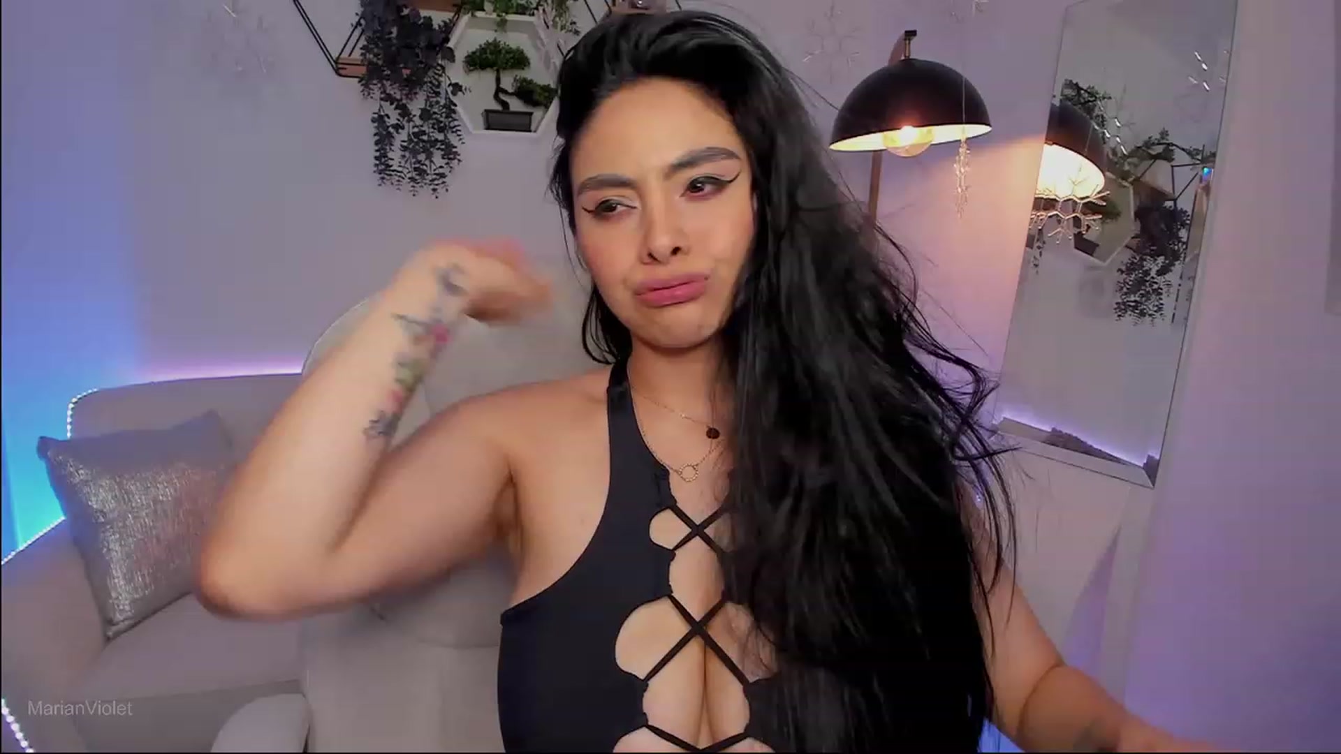 Gallery image thumbnail from Marianviolet's myfreecams stream on, 08/21/2023, 10:17 image 17 of 20