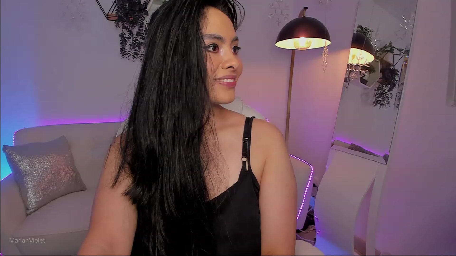 Gallery image thumbnail from Marianviolet's myfreecams stream on, 08/22/2023, 07:02 image 11 of 20