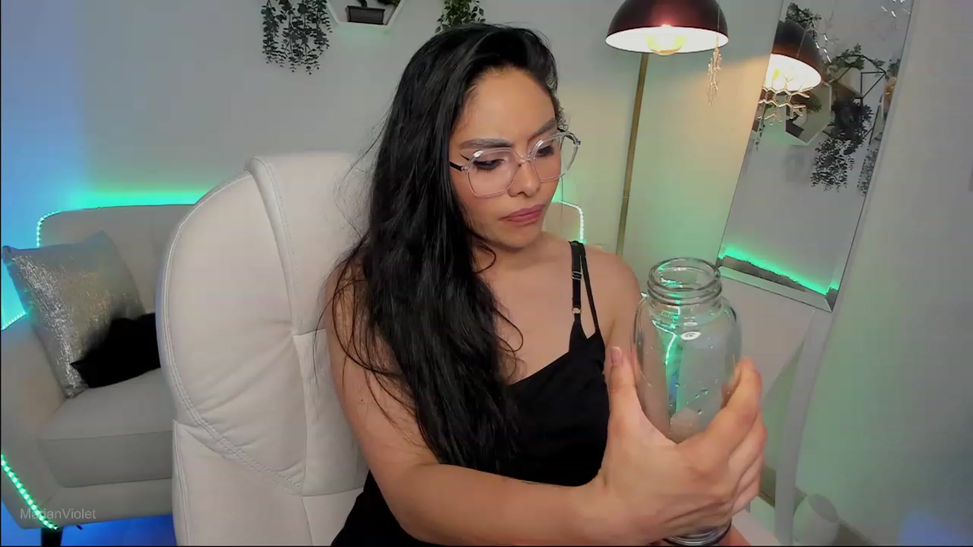 Gallery image thumbnail from Marianviolet's myfreecams stream on, 08/22/2023, 09:20 image 2 of 20