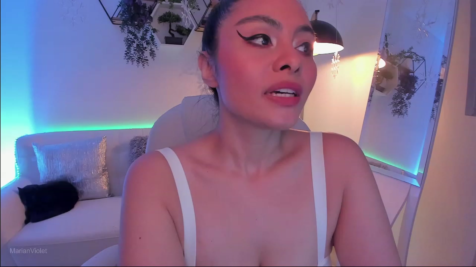 Gallery image thumbnail from Marianviolet's myfreecams stream on, 11/28/2023, 08:24 image 11 of 20