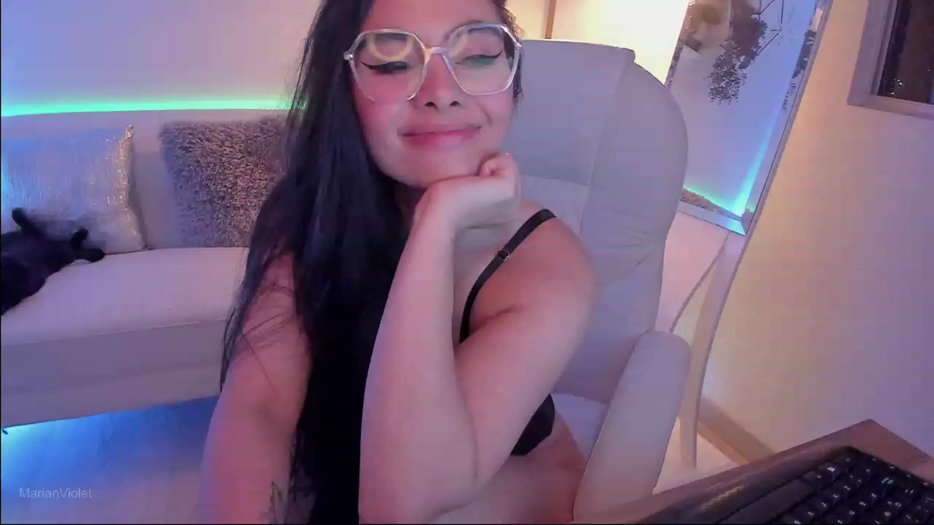 Gallery image thumbnail from Marianviolet's myfreecams stream on, 12/02/2023, 08:58 image 17 of 20