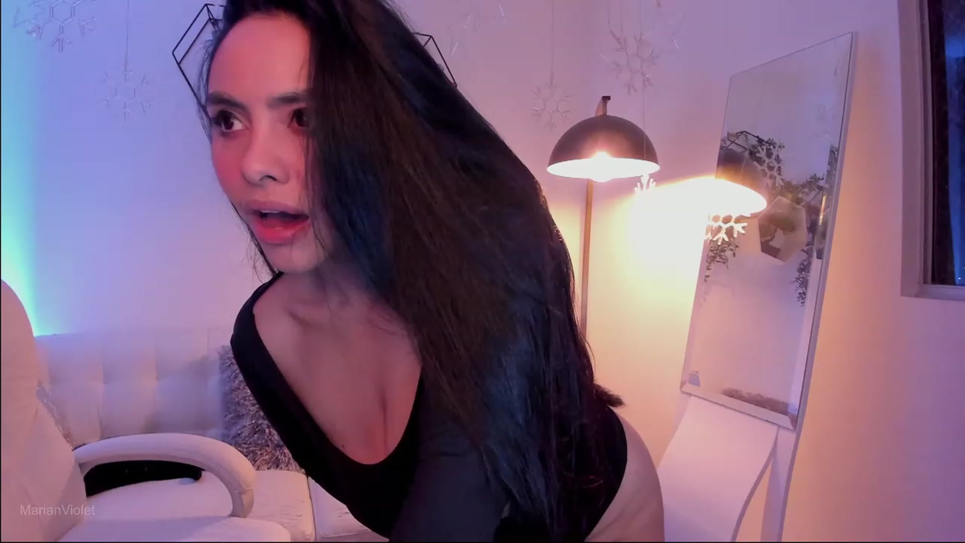 Gallery image thumbnail from Marianviolet's myfreecams stream on, 12/05/2023, 09:13 image 19 of 20