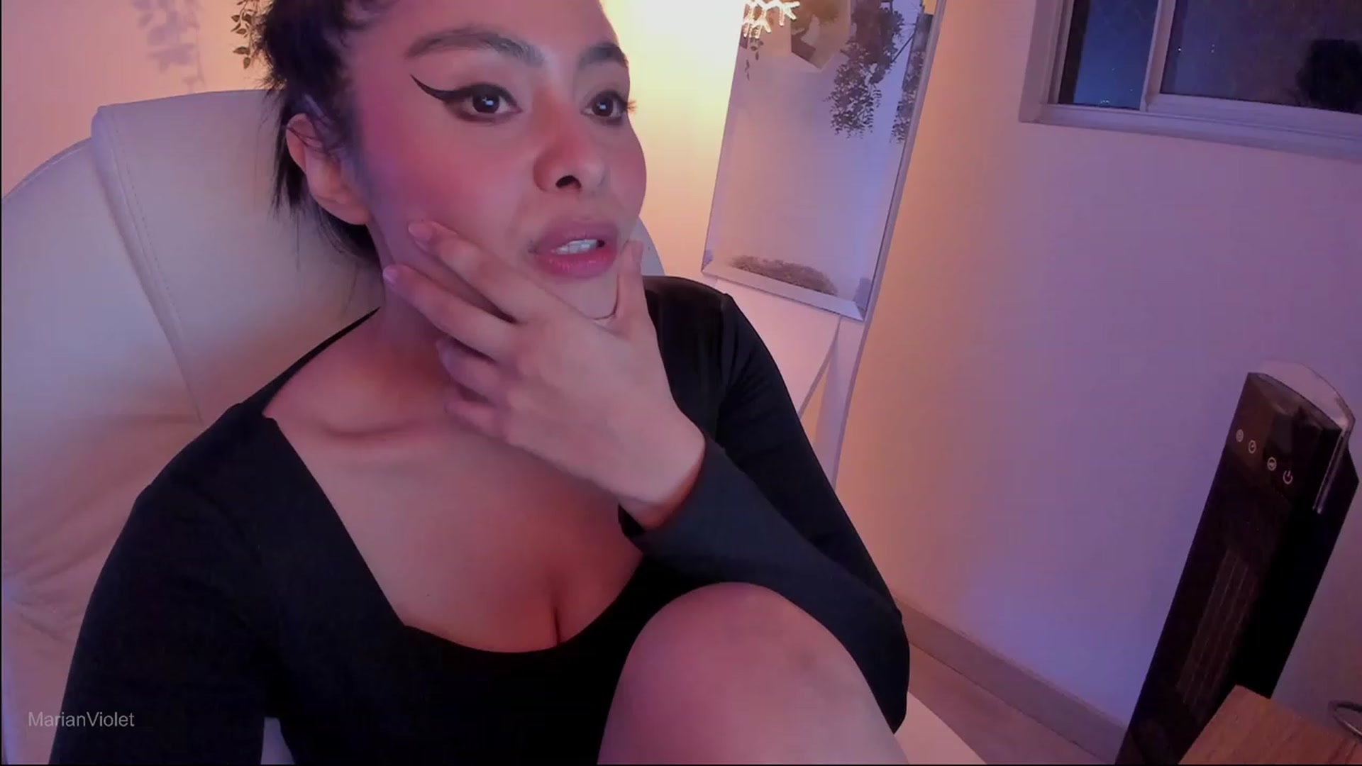 Gallery image thumbnail from Marianviolet's myfreecams stream on, 12/05/2023, 09:59 image 19 of 20