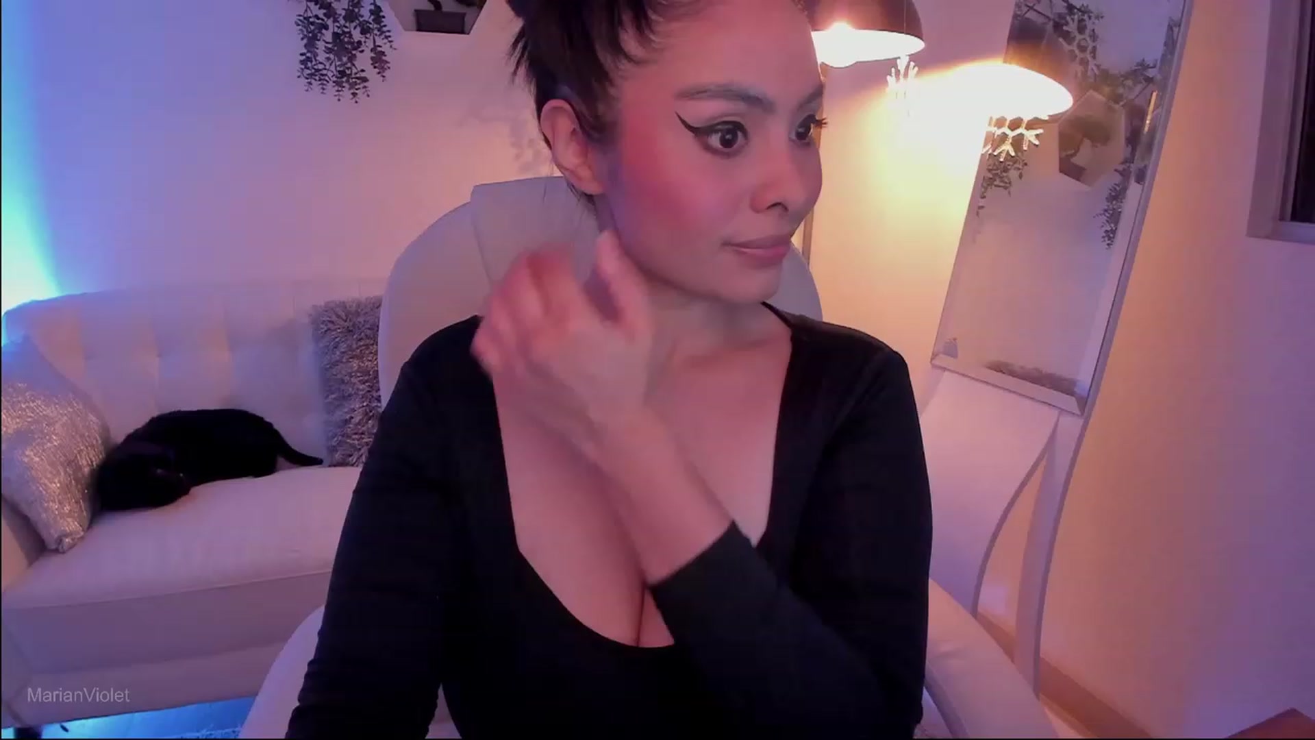 Gallery image thumbnail from Marianviolet's myfreecams stream on, 12/05/2023, 09:59 image 11 of 20