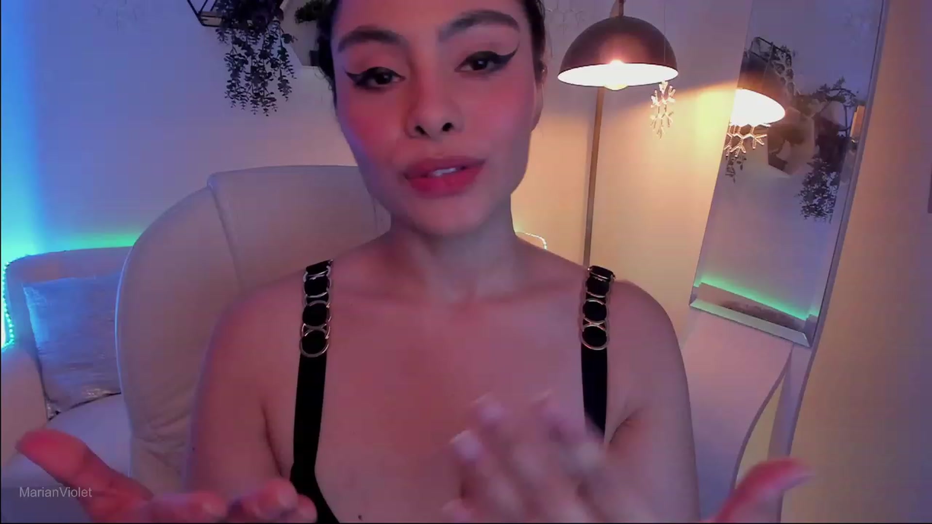 Gallery image thumbnail from Marianviolet's myfreecams stream on, 12/06/2023, 08:51 image 12 of 20