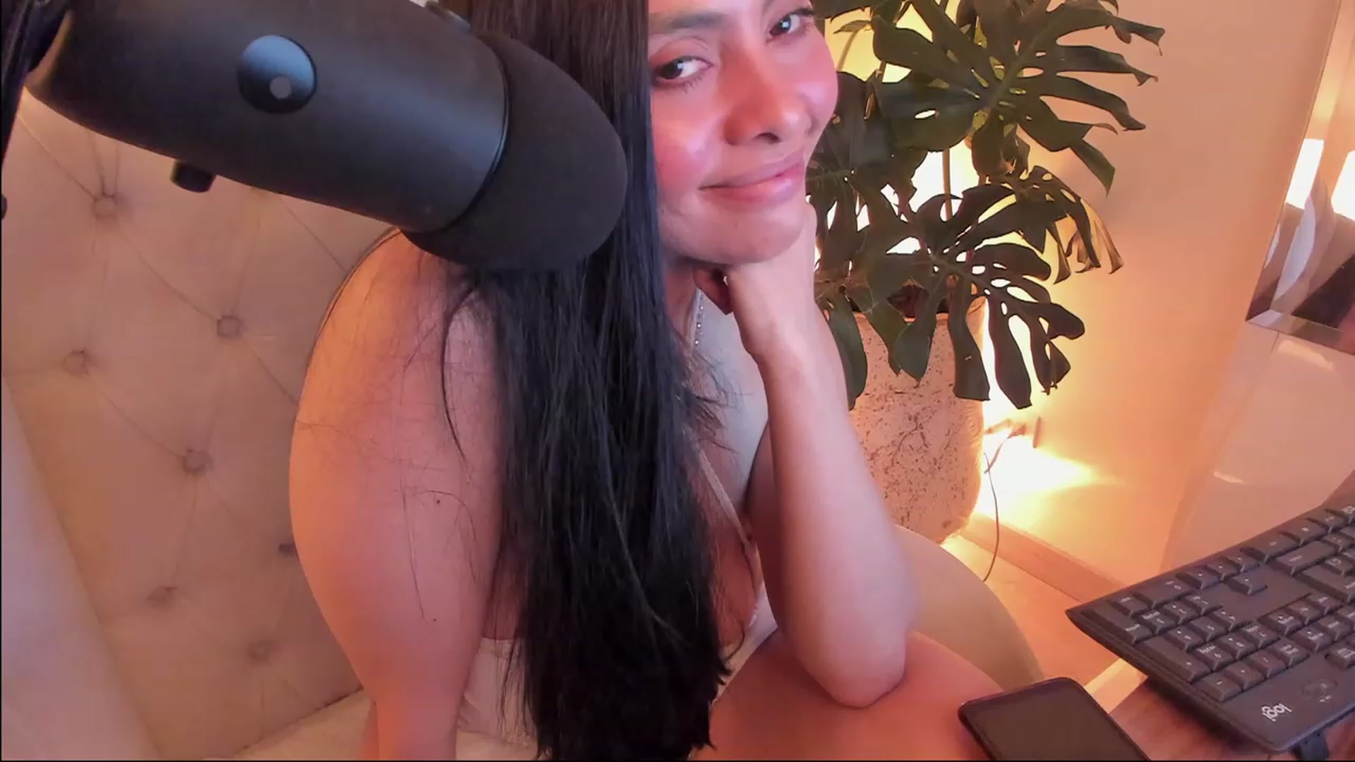 Gallery image thumbnail from Marianviolet's myfreecams stream on, 03/09/2024, 09:37 image 12 of 20