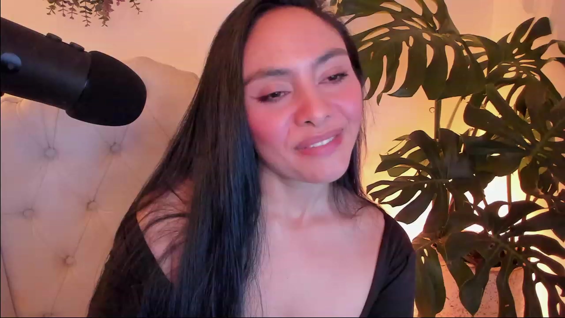 Gallery image thumbnail from Marianviolet's myfreecams stream on, 03/10/2024, 10:21 image 17 of 20