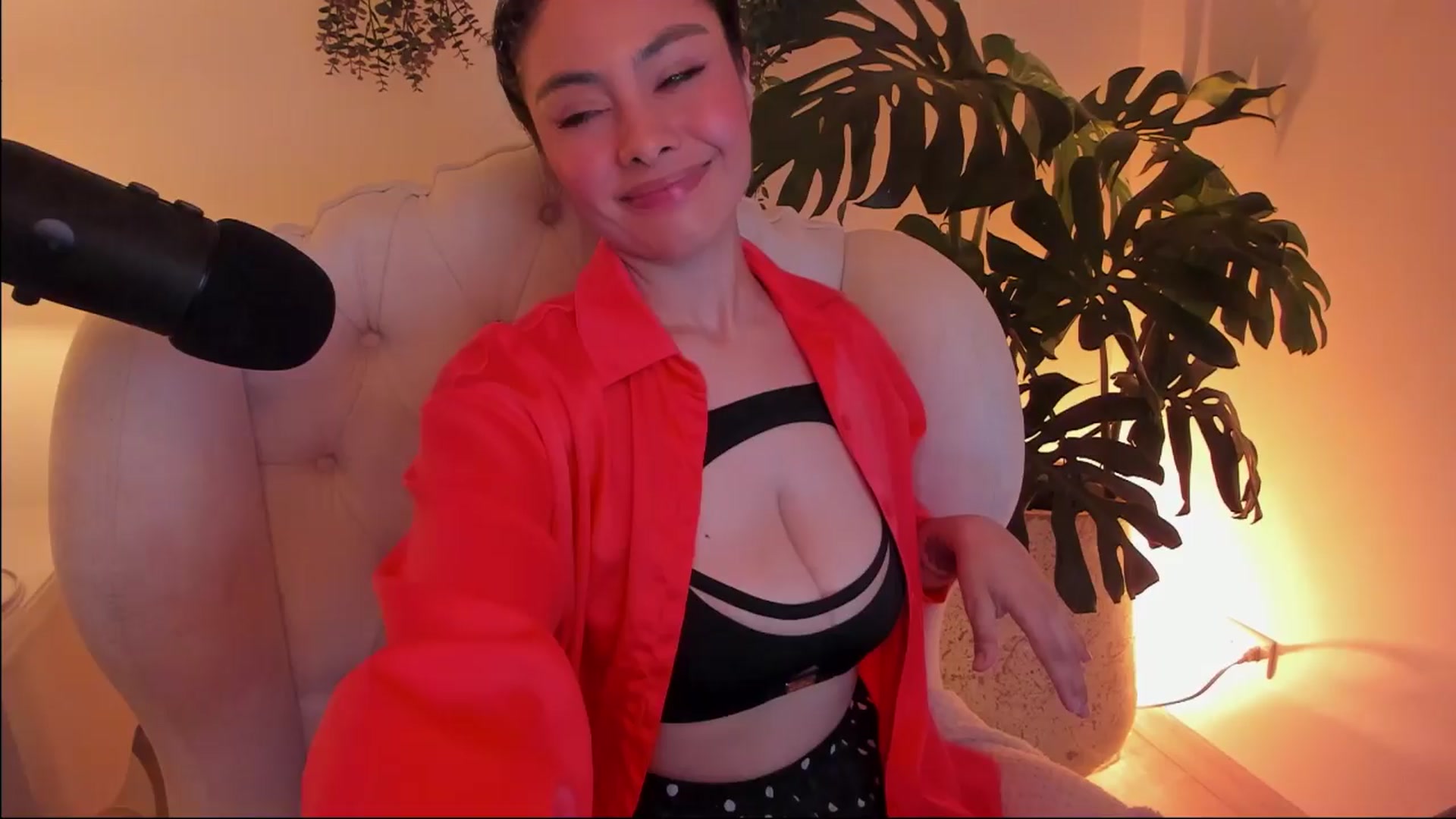 Gallery image thumbnail from Marianviolet's myfreecams stream on, 03/25/2024, 08:21 image 8 of 20