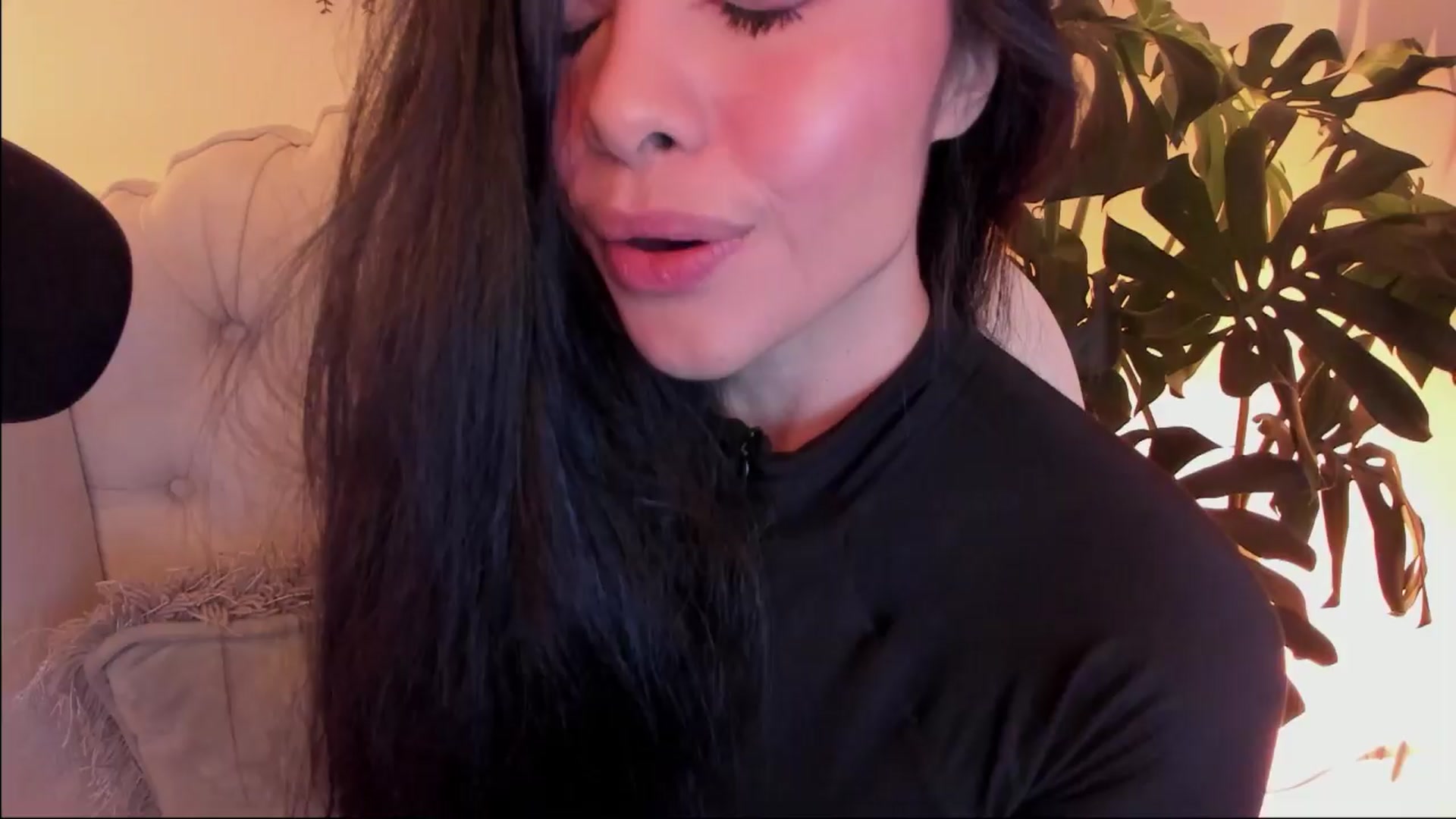 Gallery image thumbnail from Marianviolet's myfreecams stream on, 03/28/2024, 10:11 image 11 of 20