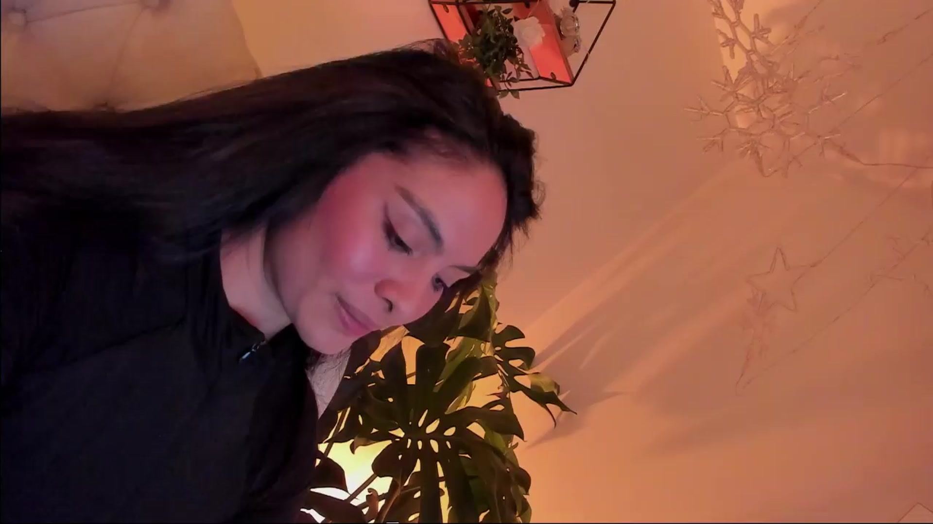 Gallery image thumbnail from Marianviolet's myfreecams stream on, 03/28/2024, 10:11 image 19 of 20