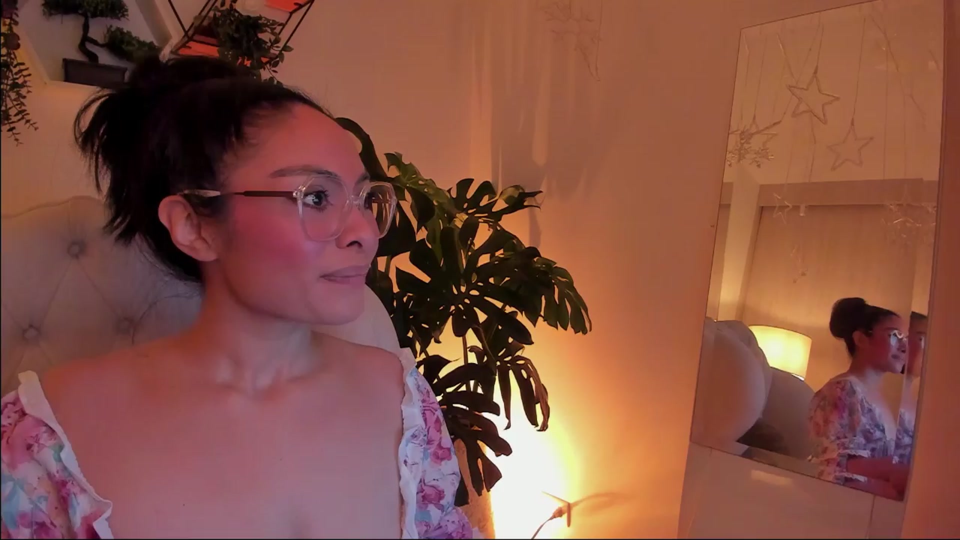 Gallery image thumbnail from Marianviolet's myfreecams stream on, 04/01/2024, 06:02 image 9 of 20