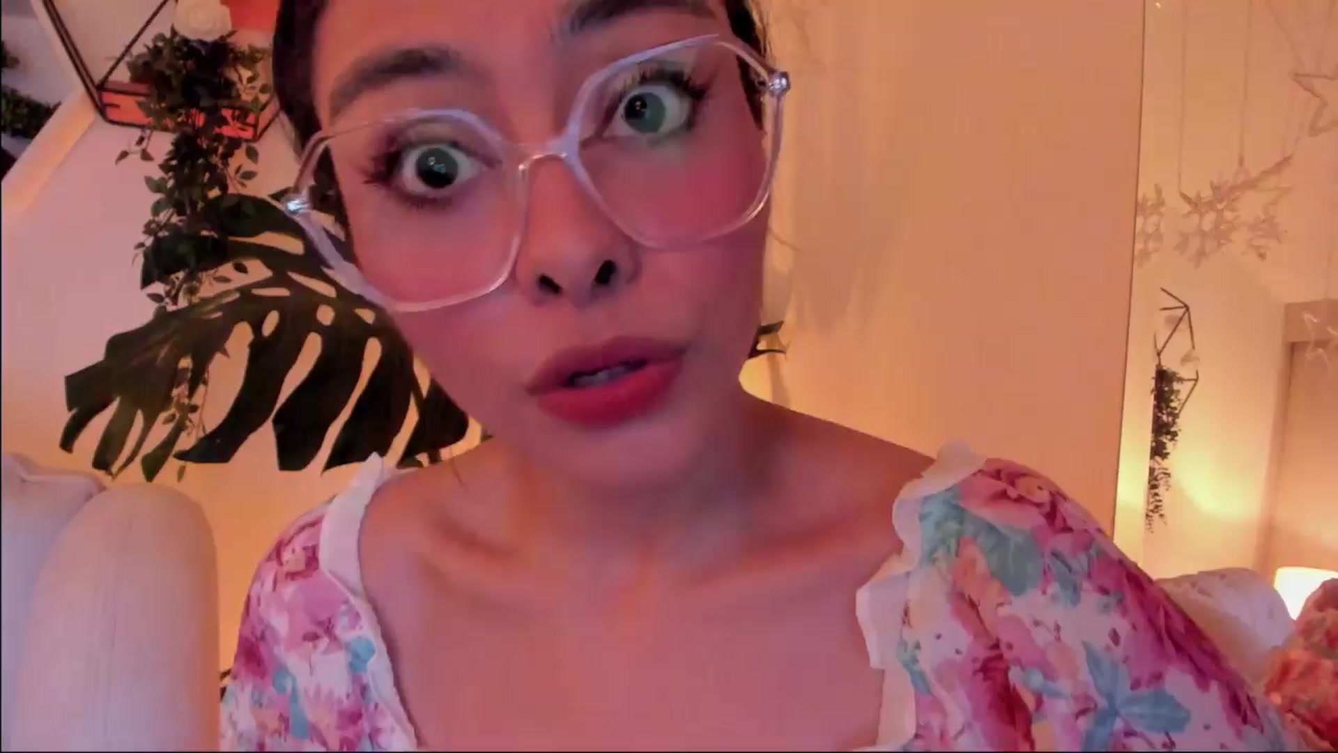 Gallery image thumbnail from Marianviolet's myfreecams stream on, 04/01/2024, 06:02 image 17 of 20