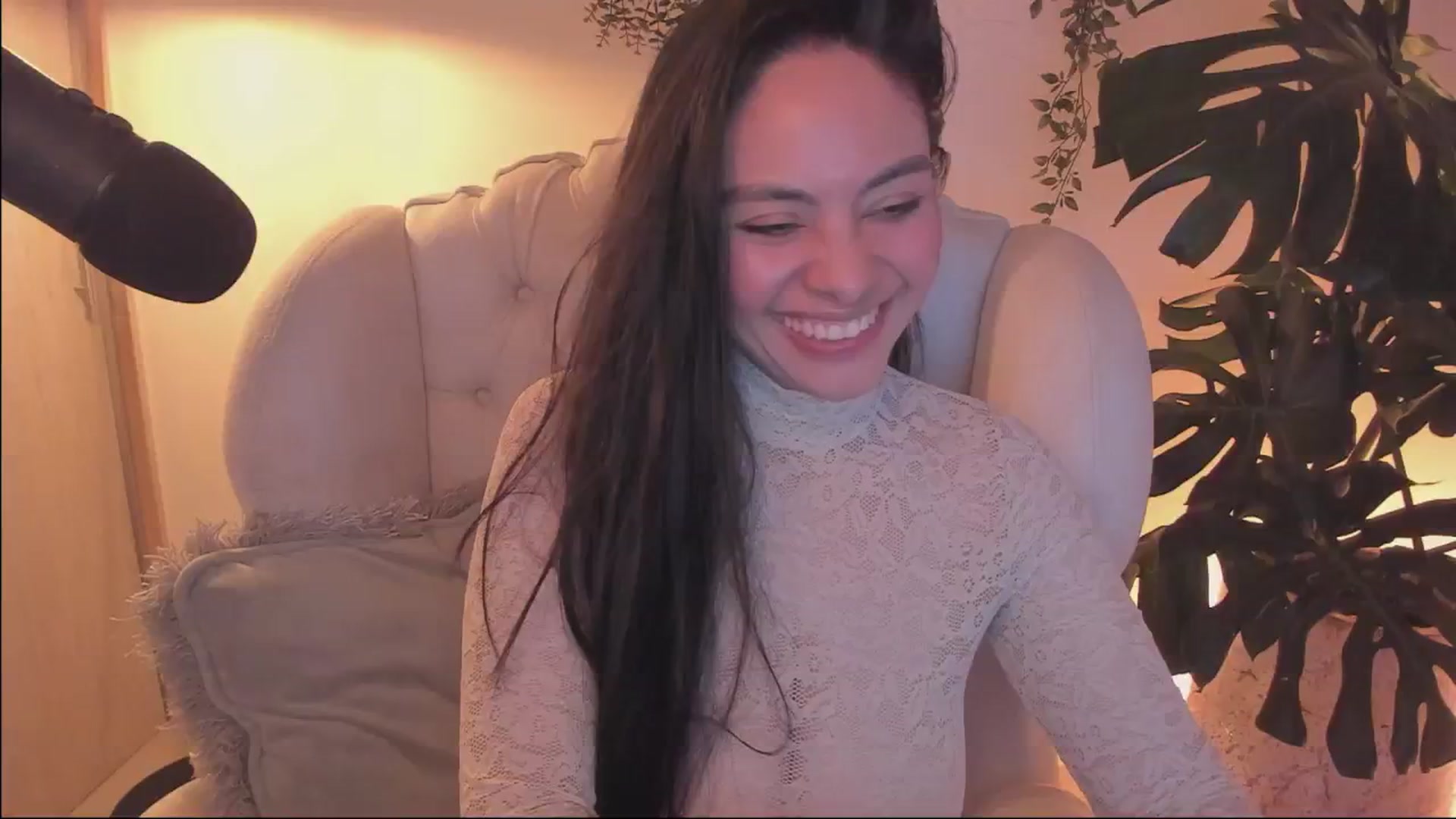 Gallery image thumbnail from Marianviolet's myfreecams stream on, 04/21/2024, 09:45 image 10 of 20