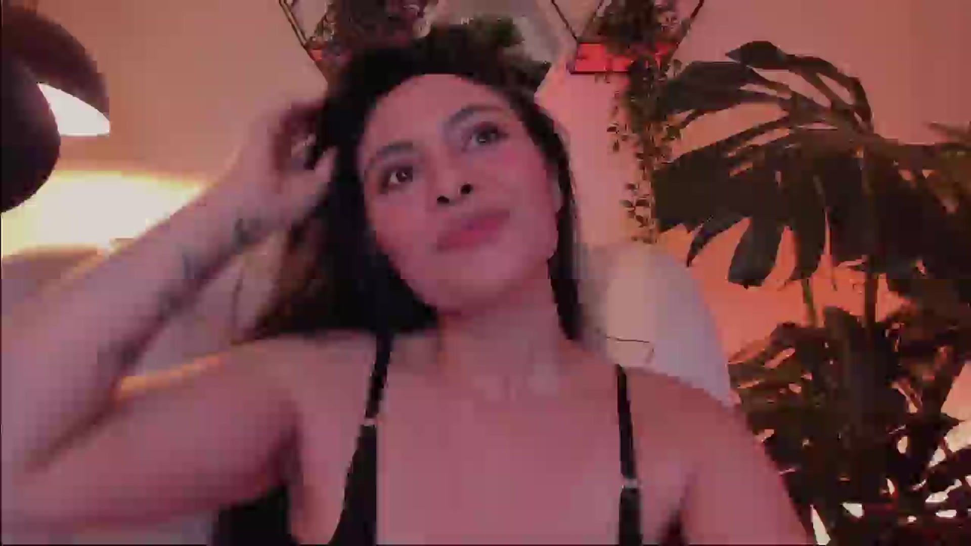 Gallery image thumbnail from Marianviolet's myfreecams stream on, 05/04/2024, 09:40 image 1 of 20