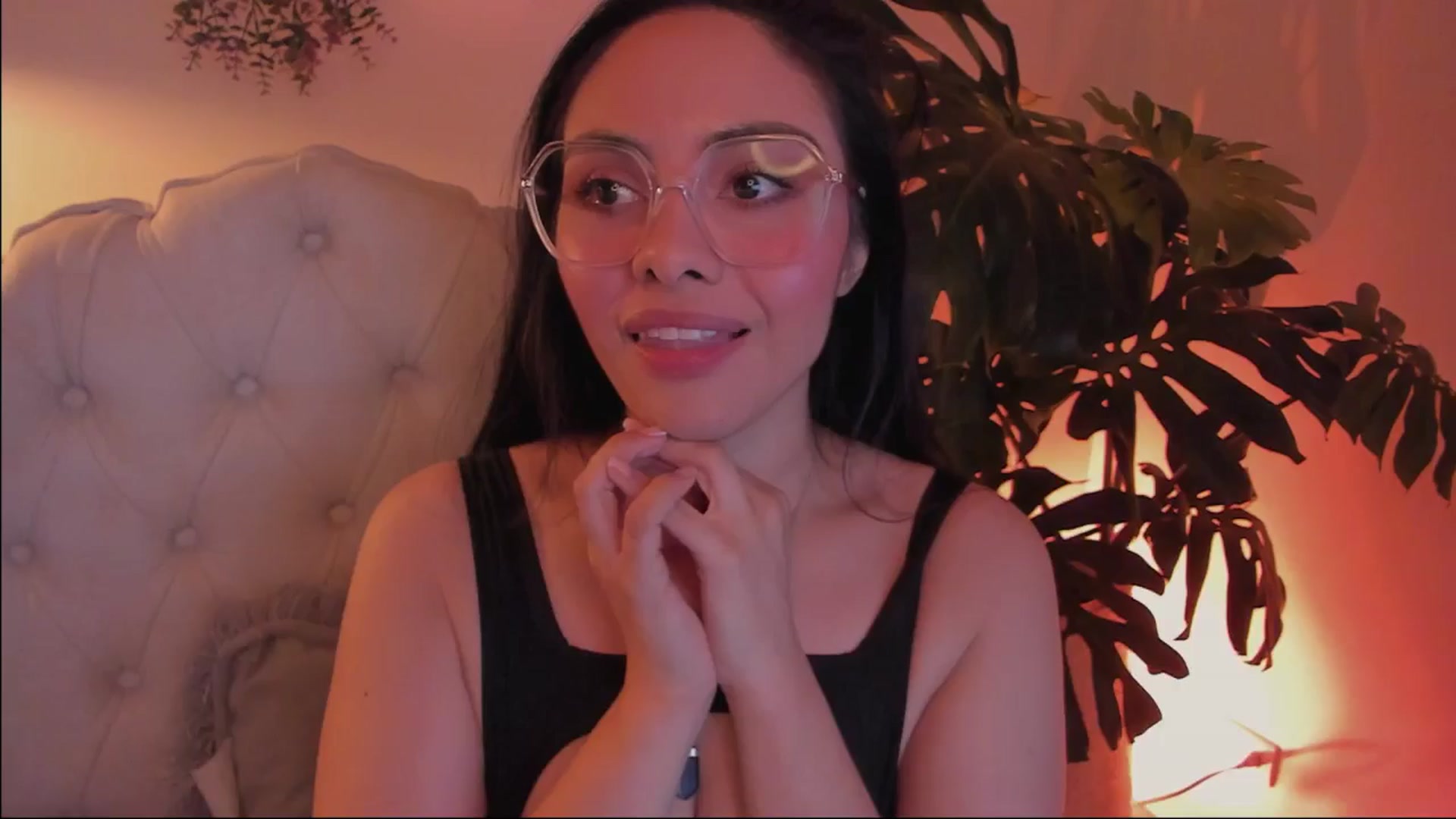 Gallery image thumbnail from Marianviolet's myfreecams stream on, 05/05/2024, 09:46 image 2 of 20