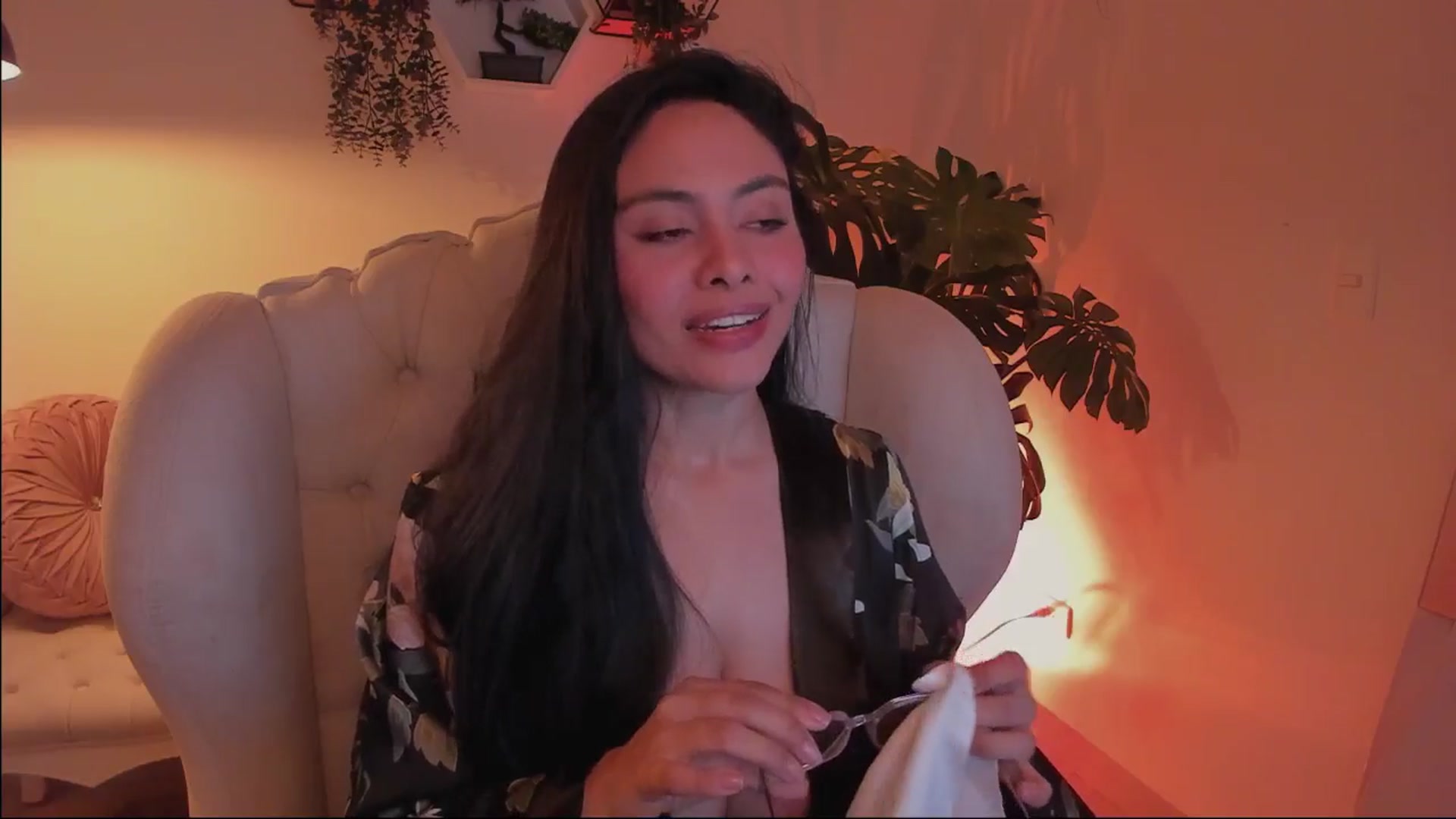 Gallery image thumbnail from Marianviolet's myfreecams stream on, 05/13/2024, 09:30 image 5 of 20