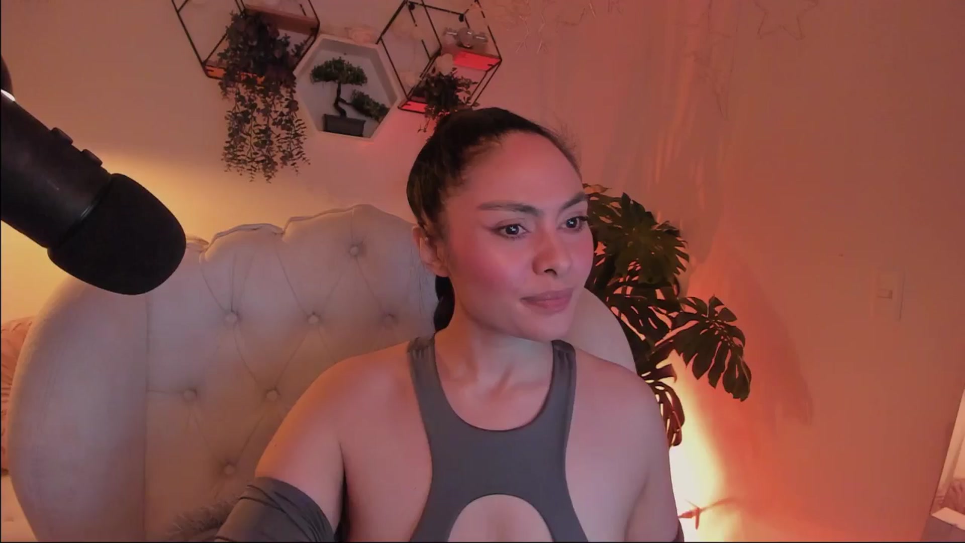 Gallery image thumbnail from Marianviolet's myfreecams stream on, 05/25/2024, 07:29 image 20 of 20