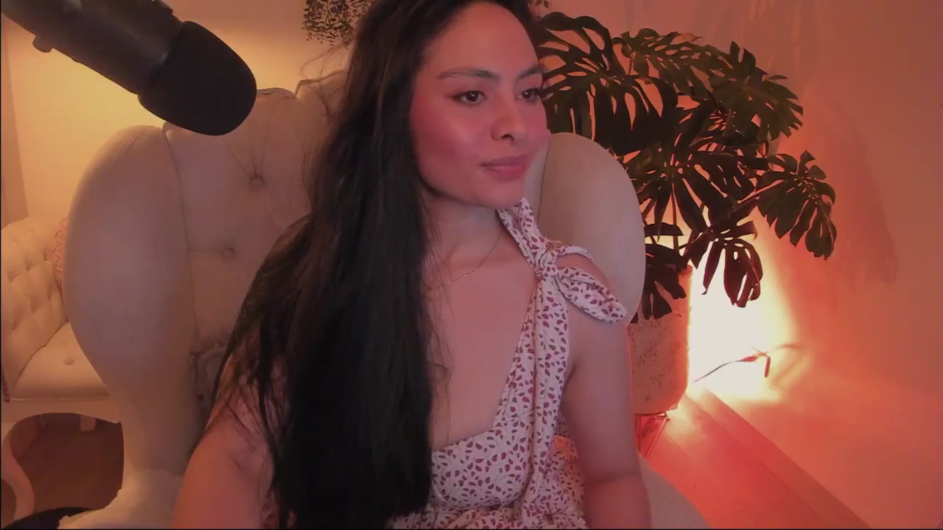 Gallery image thumbnail from Marianviolet's myfreecams stream on, 05/31/2024, 10:23 image 13 of 20