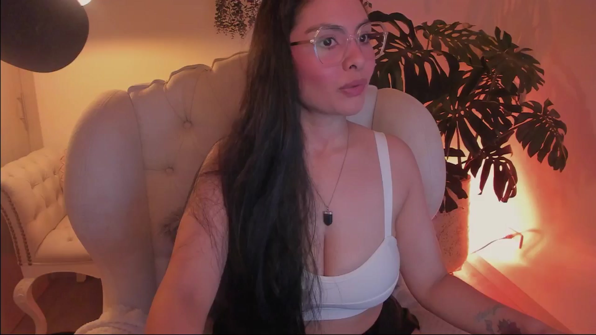 Gallery image thumbnail from Marianviolet's myfreecams stream on, 06/03/2024, 09:13 image 4 of 20