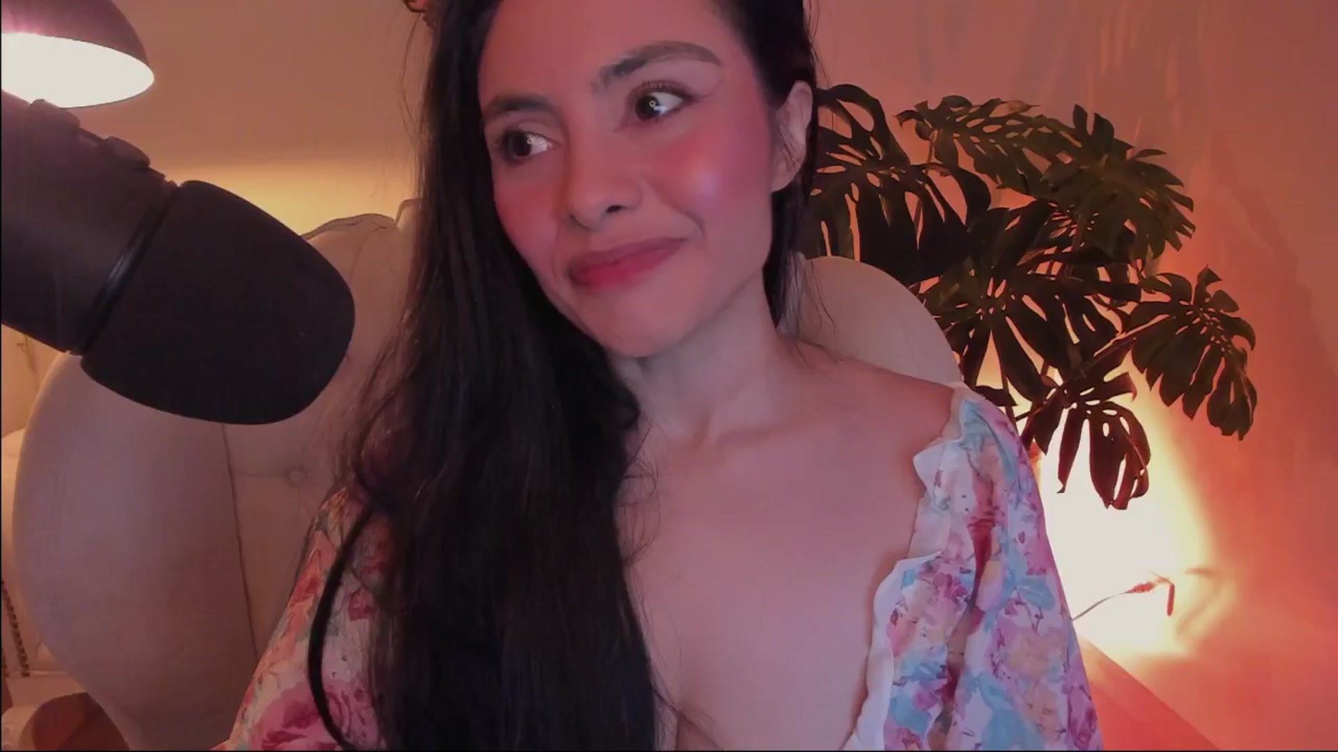 Gallery image thumbnail from Marianviolet's myfreecams stream on, 06/05/2024, 09:51 image 13 of 20