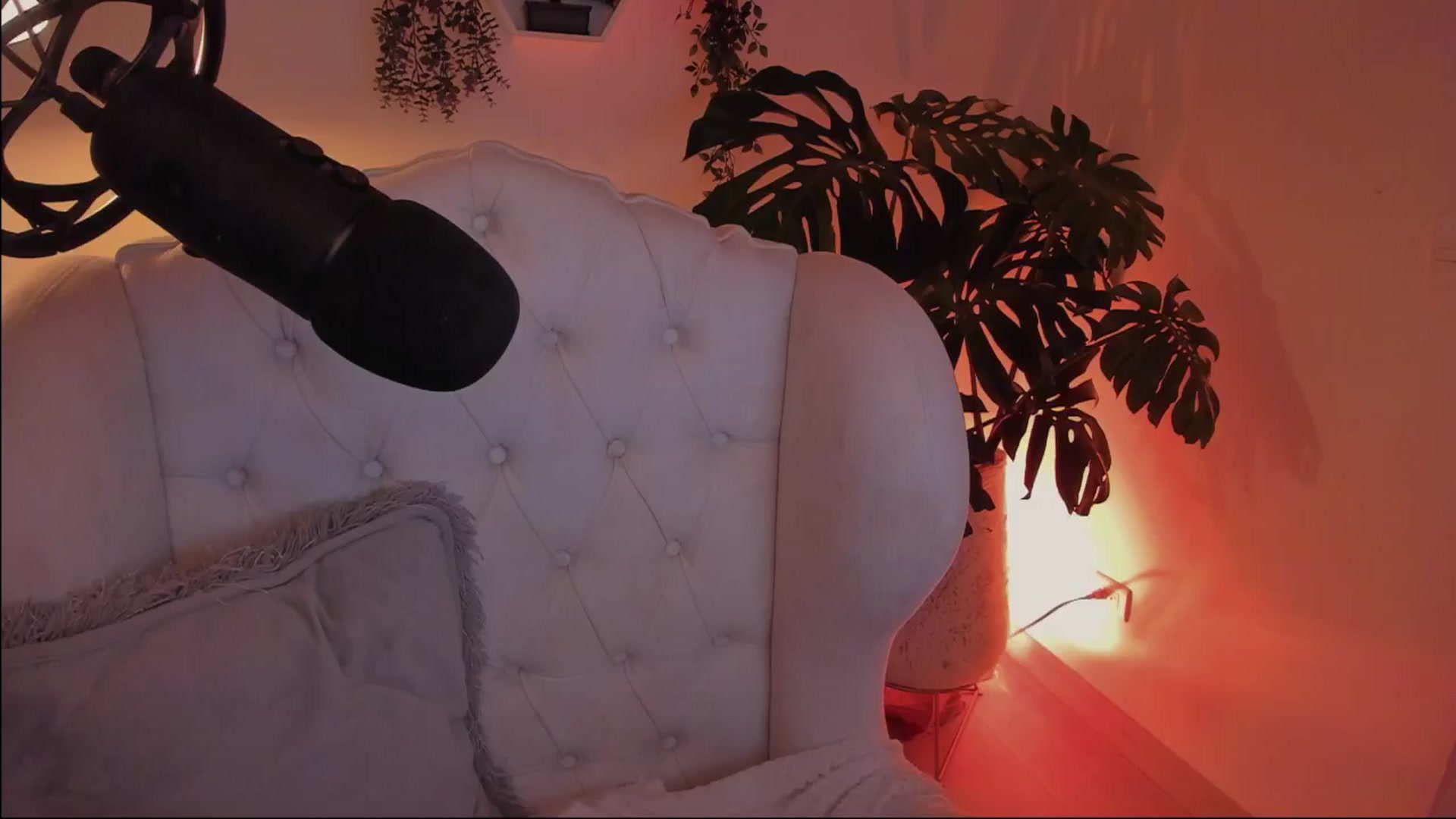 Gallery image thumbnail from Marianviolet's myfreecams stream on, 06/06/2024, 09:56 image 13 of 20