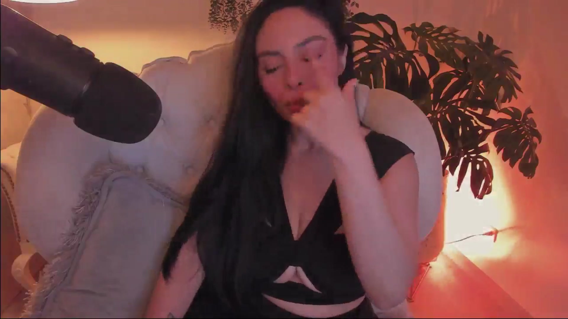 Gallery image thumbnail from Marianviolet's myfreecams stream on, 06/13/2024, 09:39 image 13 of 20