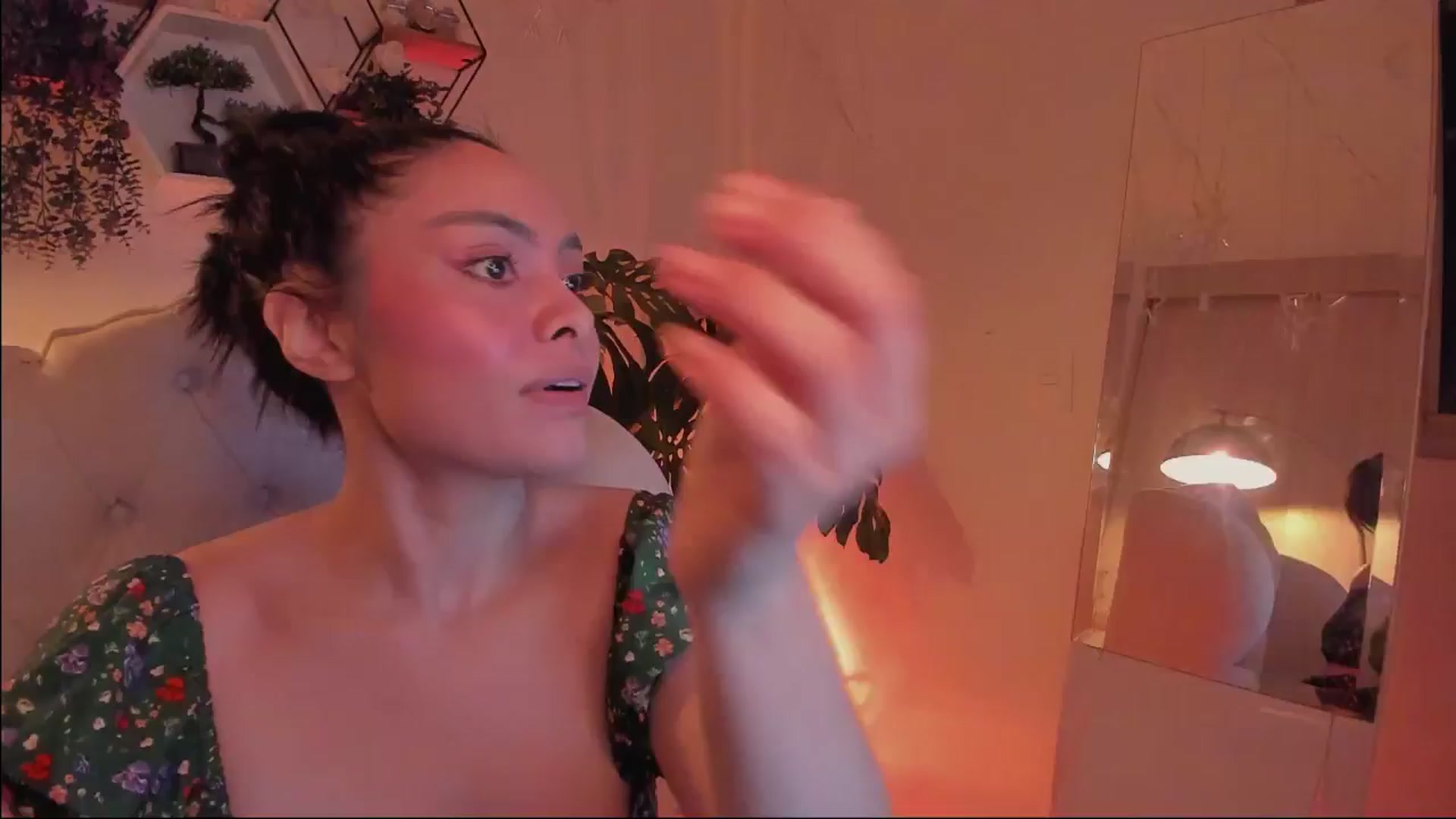 Gallery image thumbnail from Marianviolet's myfreecams stream on, 06/21/2024, 08:58 image 12 of 20