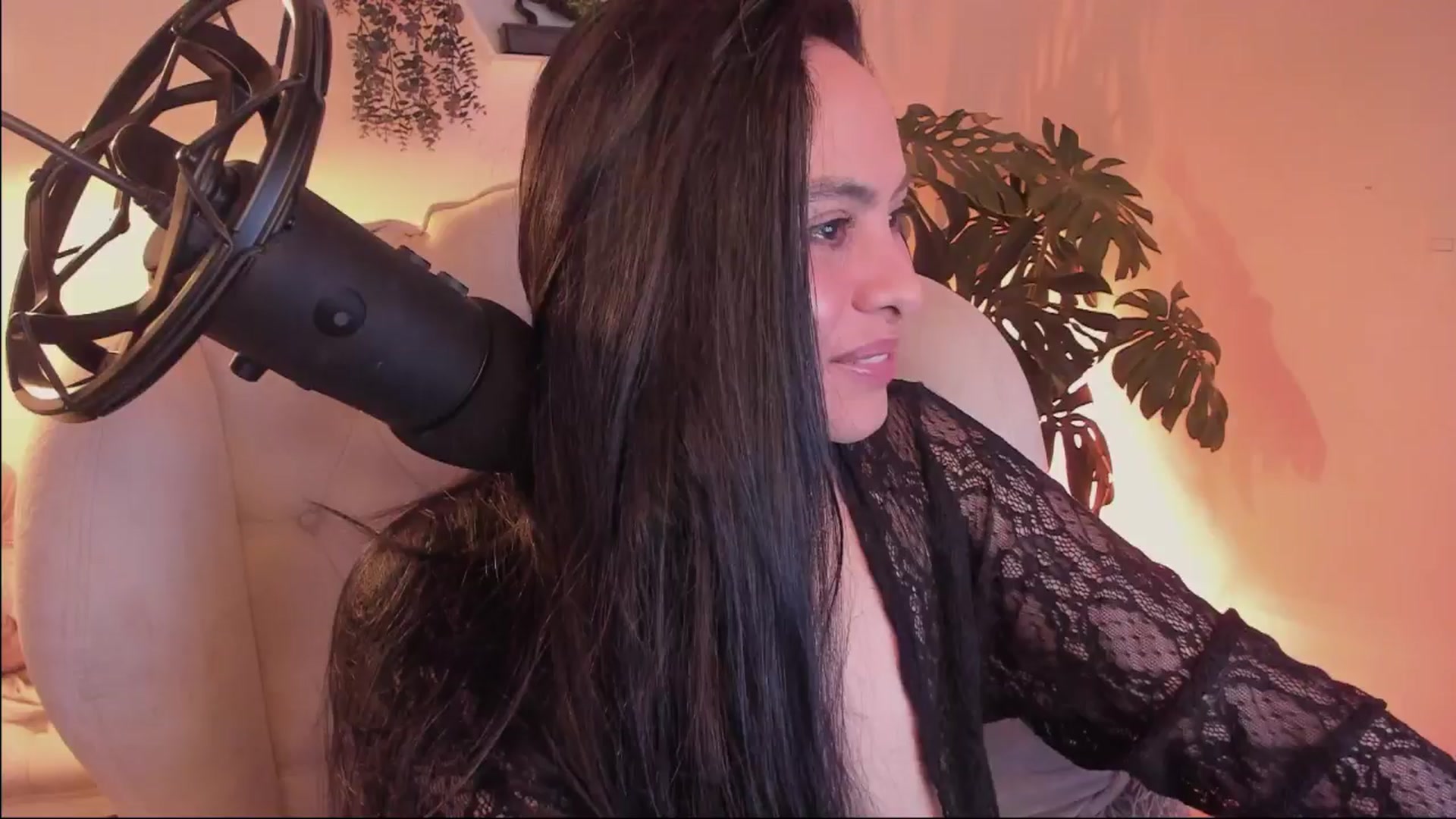 Gallery image thumbnail from Marianviolet's myfreecams stream on, 06/23/2024, 07:24 image 18 of 20