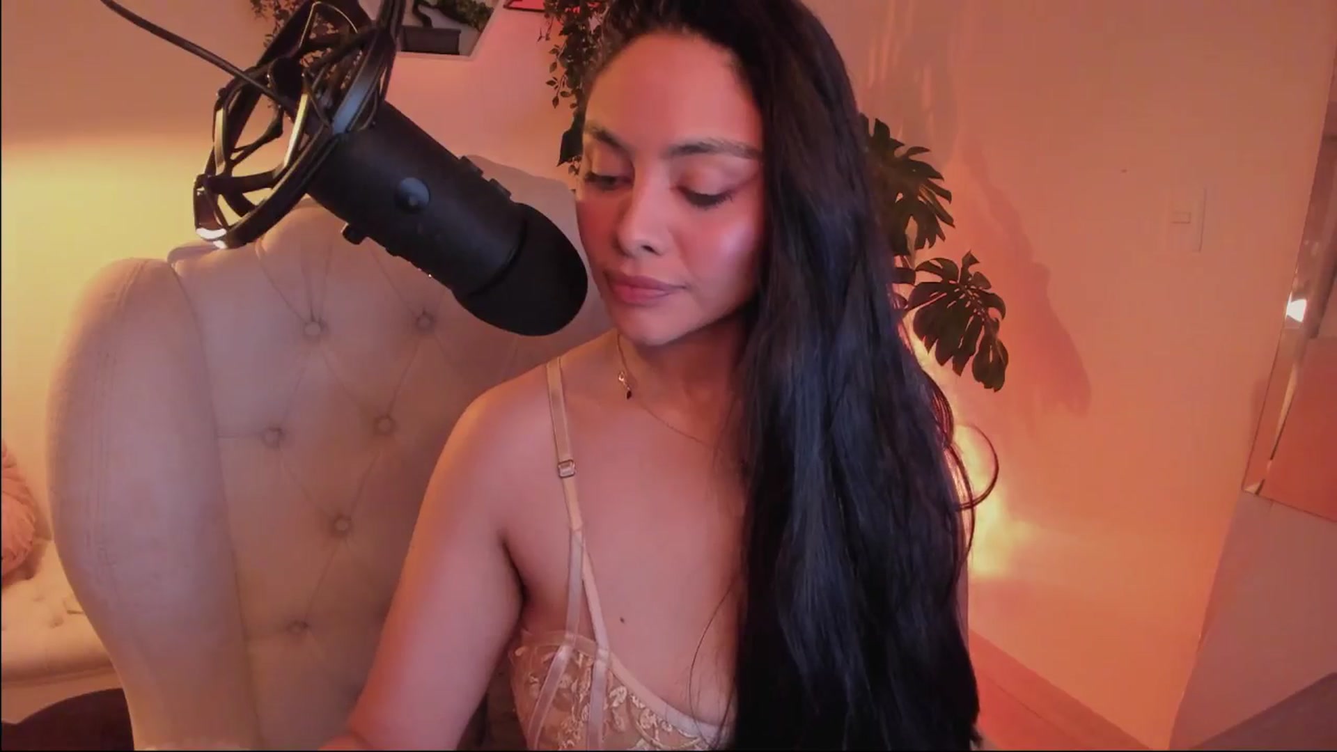 Gallery image thumbnail from Marianviolet's myfreecams stream on, 06/26/2024, 09:51 image 18 of 20