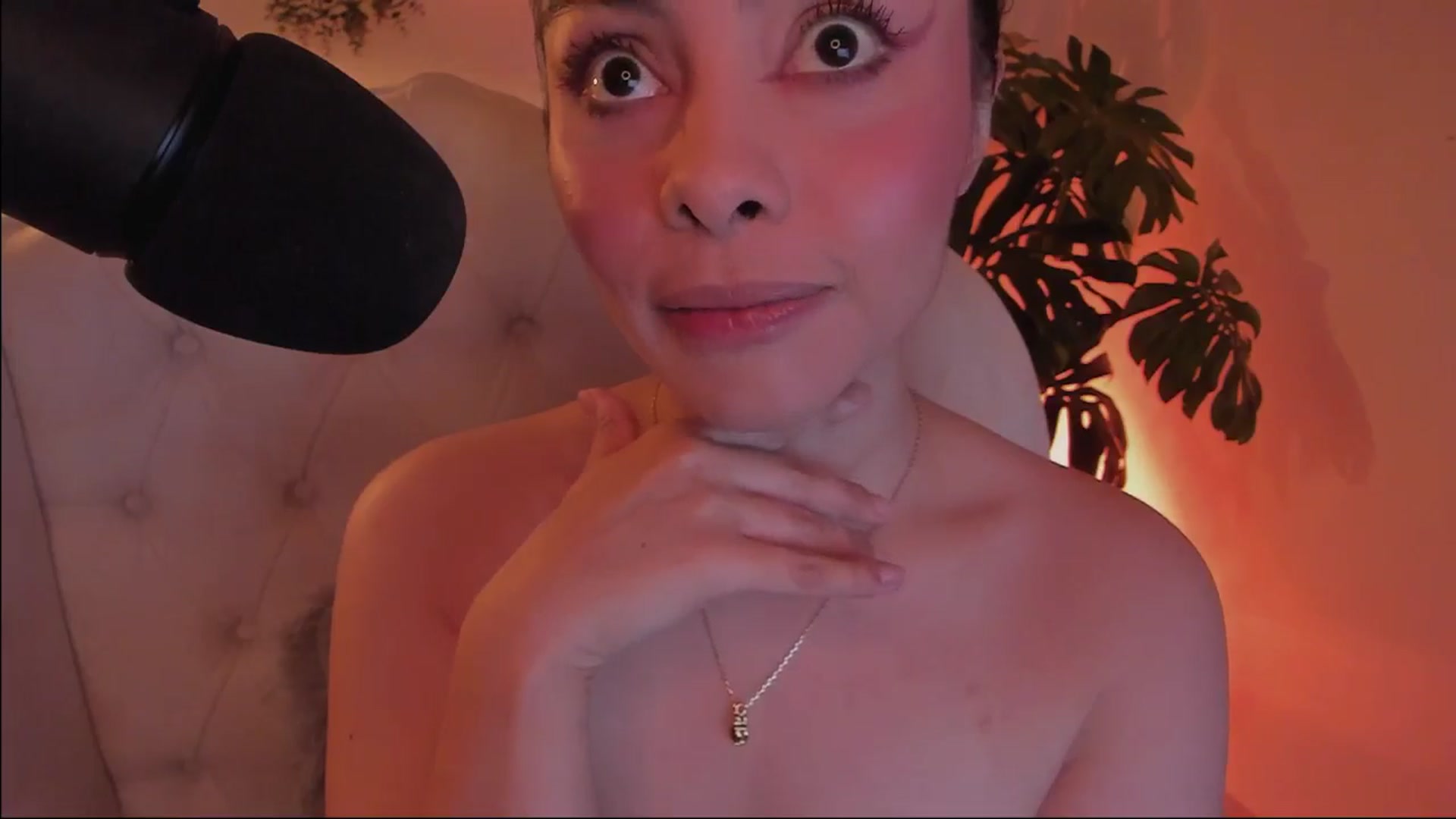 Gallery image thumbnail from Marianviolet's myfreecams stream on, 06/26/2024, 09:51 image 6 of 20