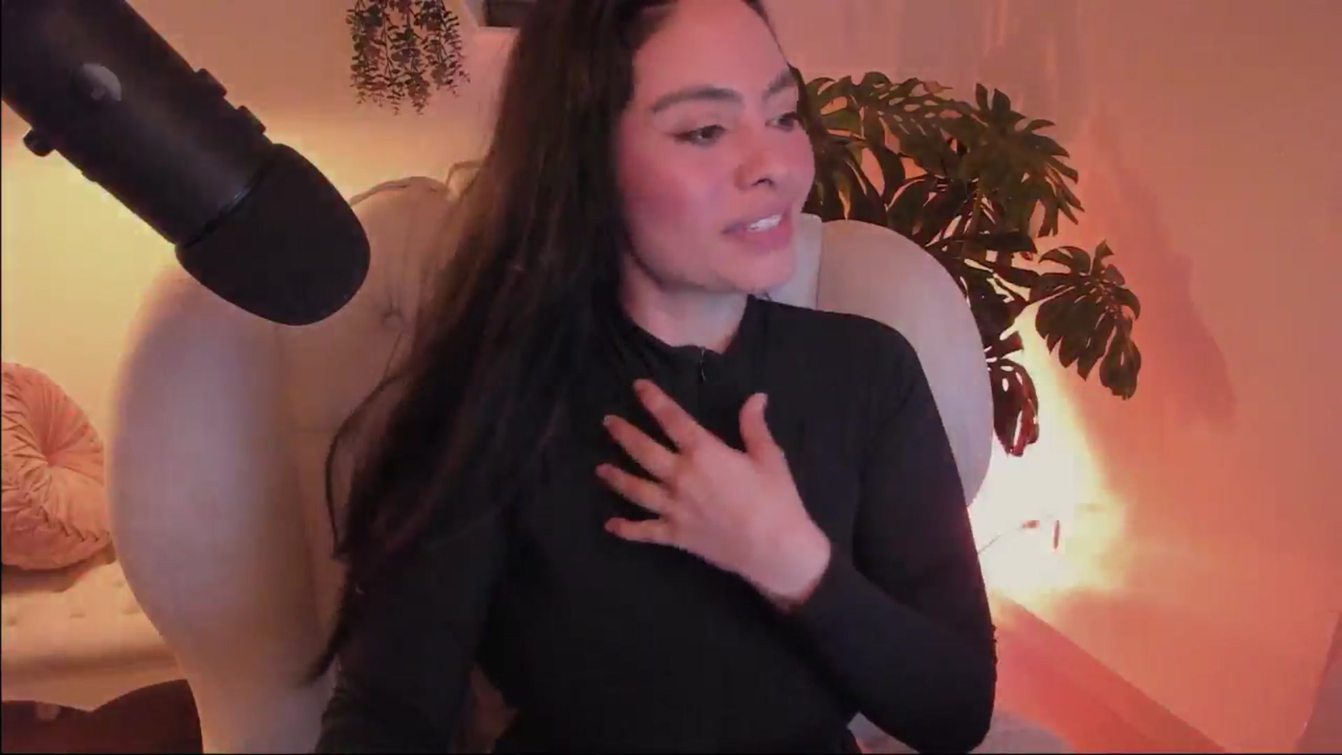 Gallery image thumbnail from Marianviolet's myfreecams stream on, 06/30/2024, 08:31 image 7 of 20