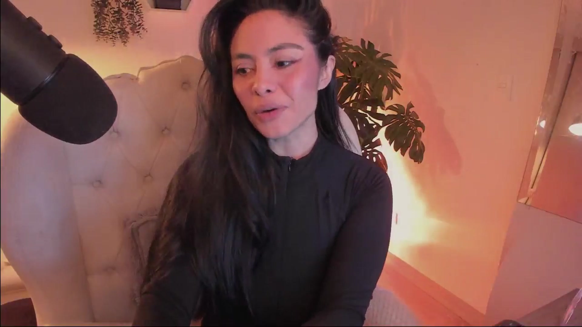 Gallery image thumbnail from Marianviolet's myfreecams stream on, 06/30/2024, 08:31 image 10 of 20