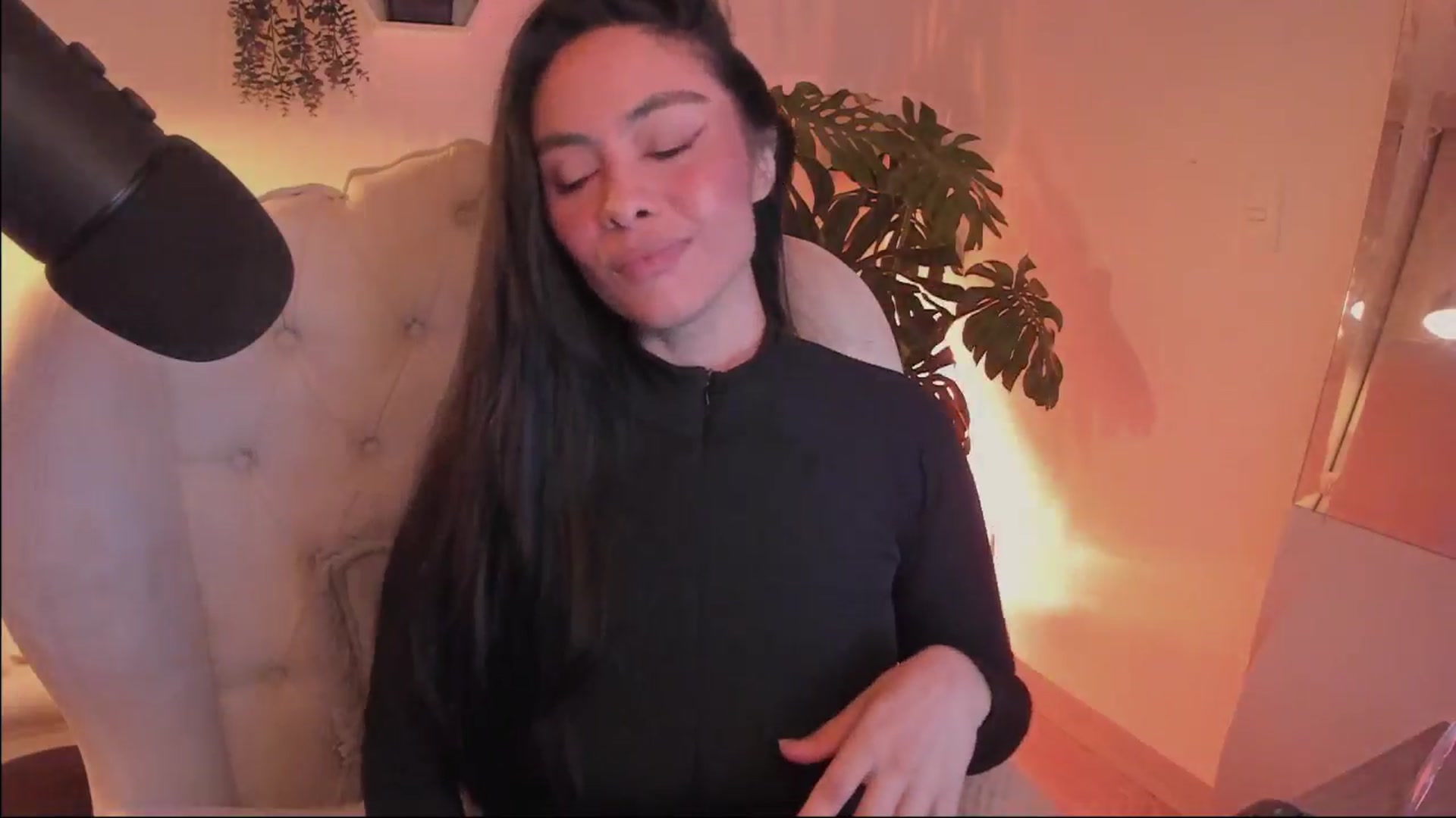 Gallery image thumbnail from Marianviolet's myfreecams stream on, 06/30/2024, 08:31 image 11 of 20