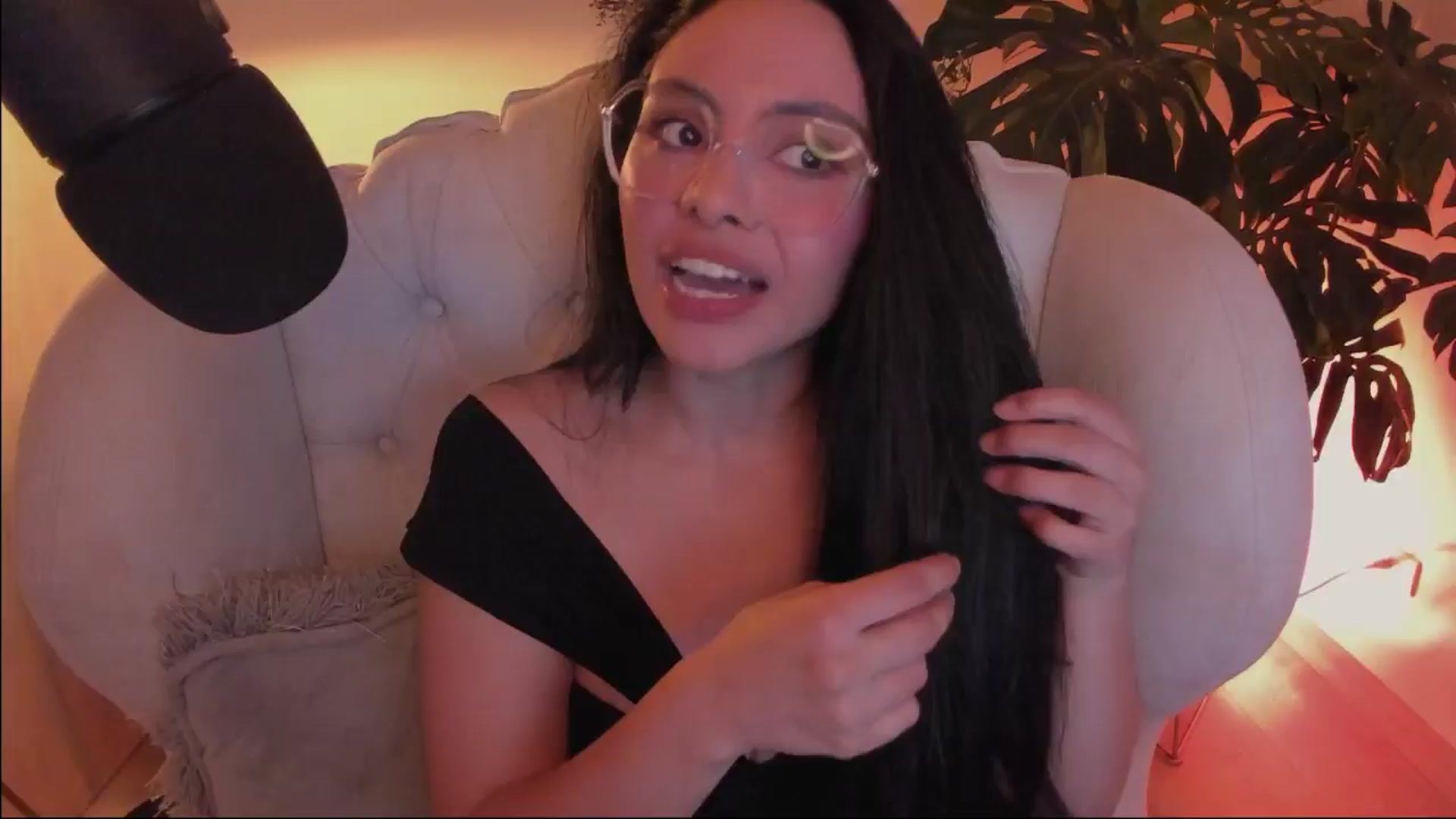 Gallery image thumbnail from Marianviolet's myfreecams stream on, 07/05/2024, 08:28 image 14 of 20