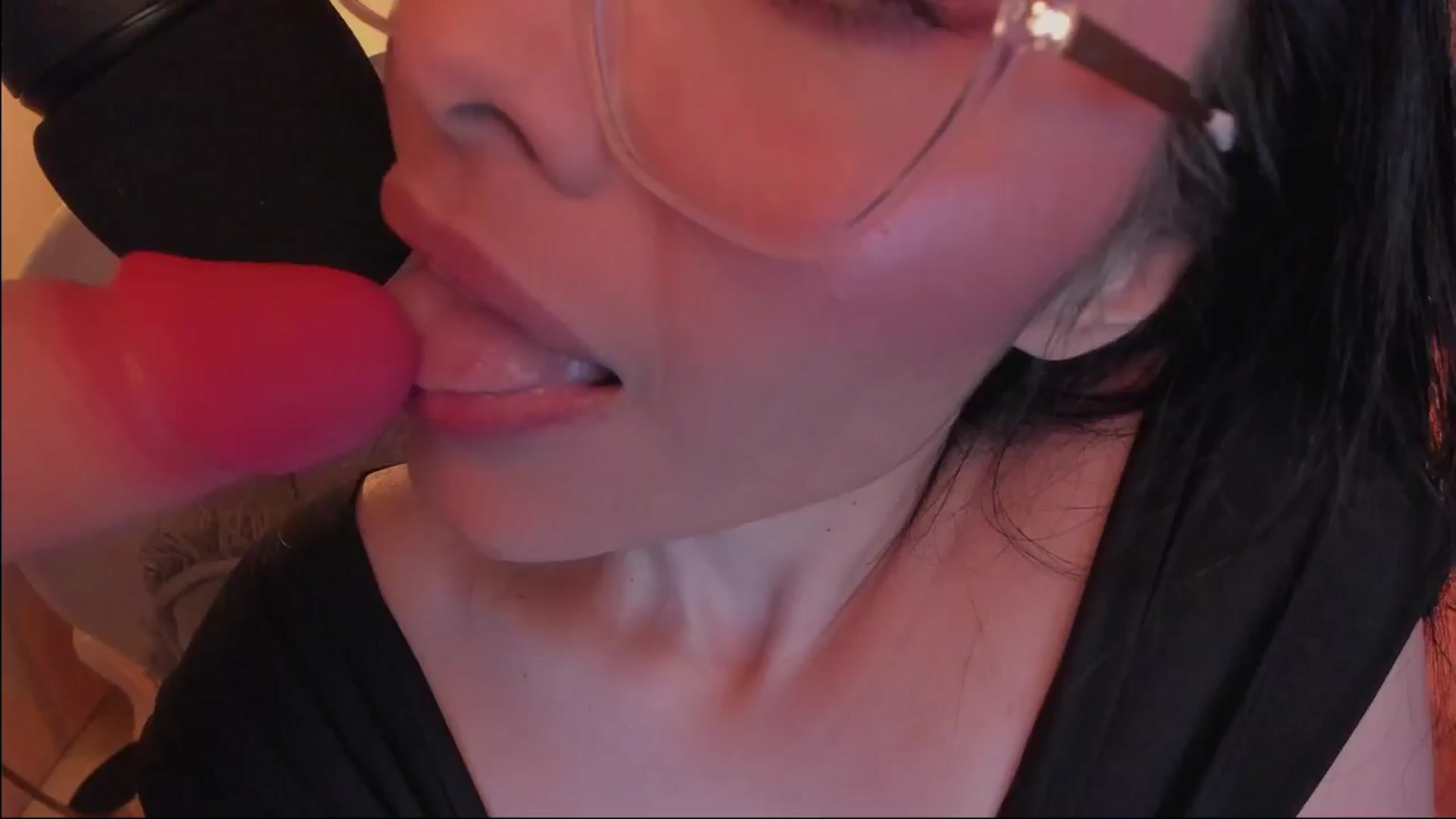 Gallery image thumbnail from Marianviolet's myfreecams stream on, 07/05/2024, 08:28 image 9 of 20