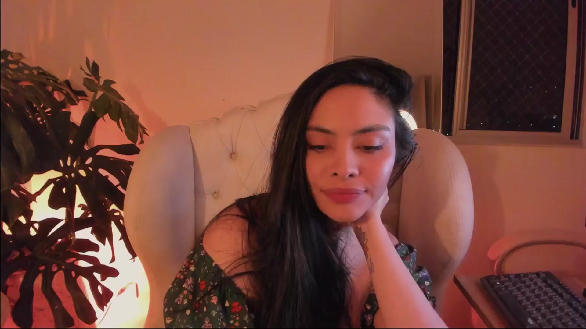 Gallery image thumbnail from Marianviolet's myfreecams stream on, 07/06/2024, 10:22 image 16 of 20