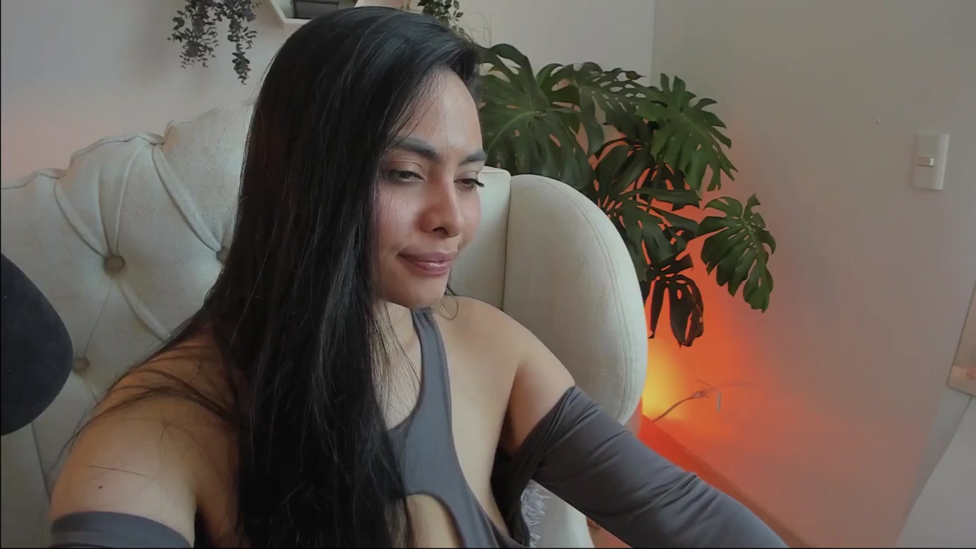 Gallery image thumbnail from Marianviolet's myfreecams stream on, 07/08/2024, 13:13 image 17 of 20